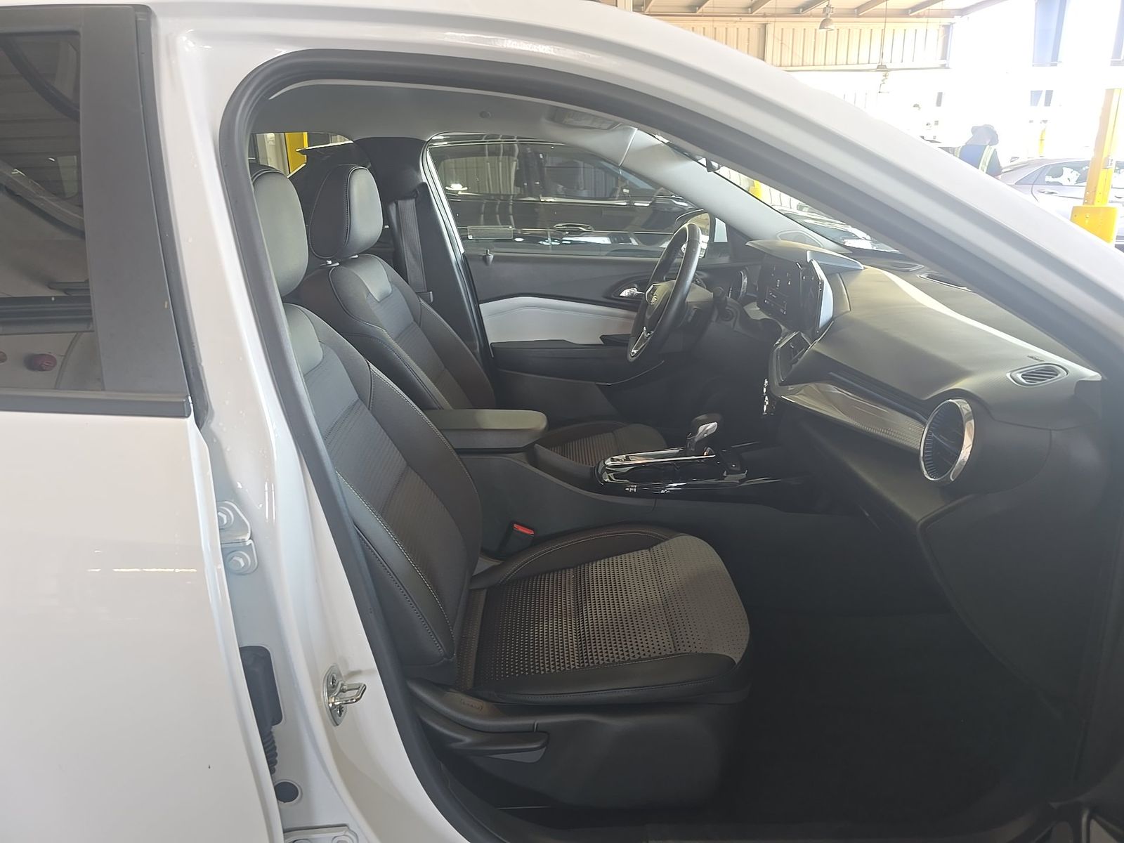 CHEVROLET TRAX - 9