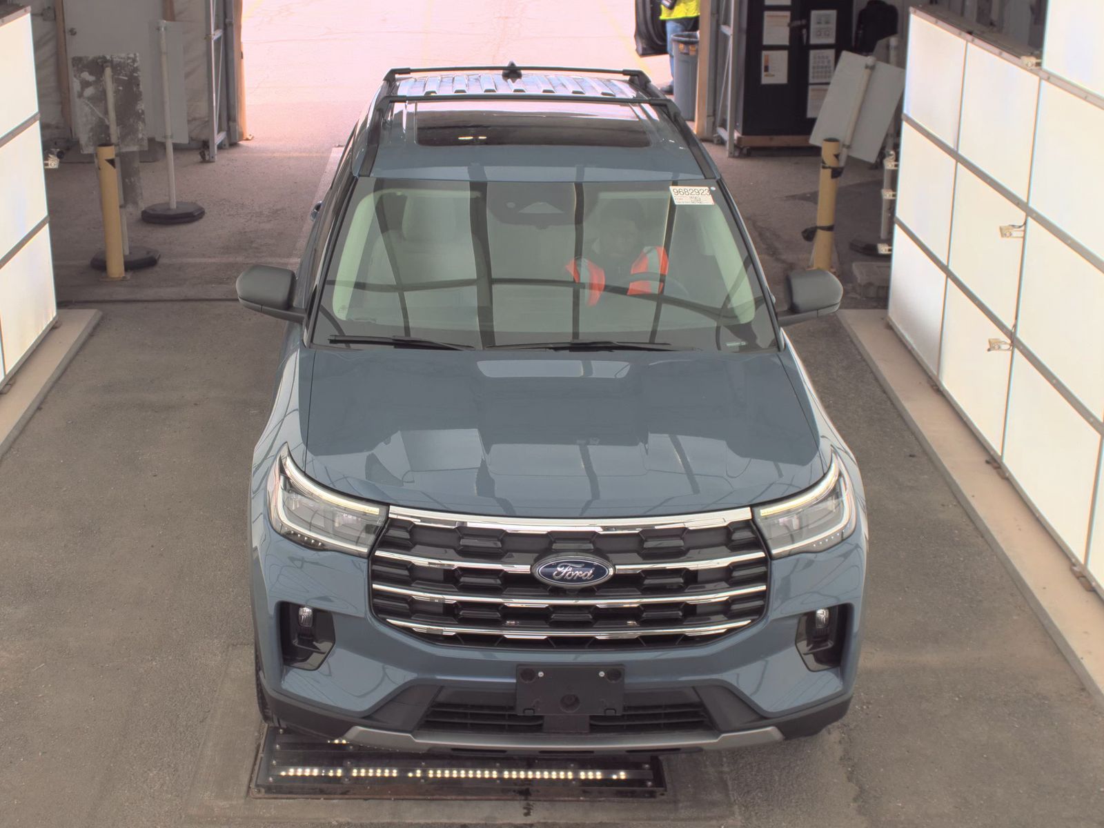 FORD EXPLORER - 3