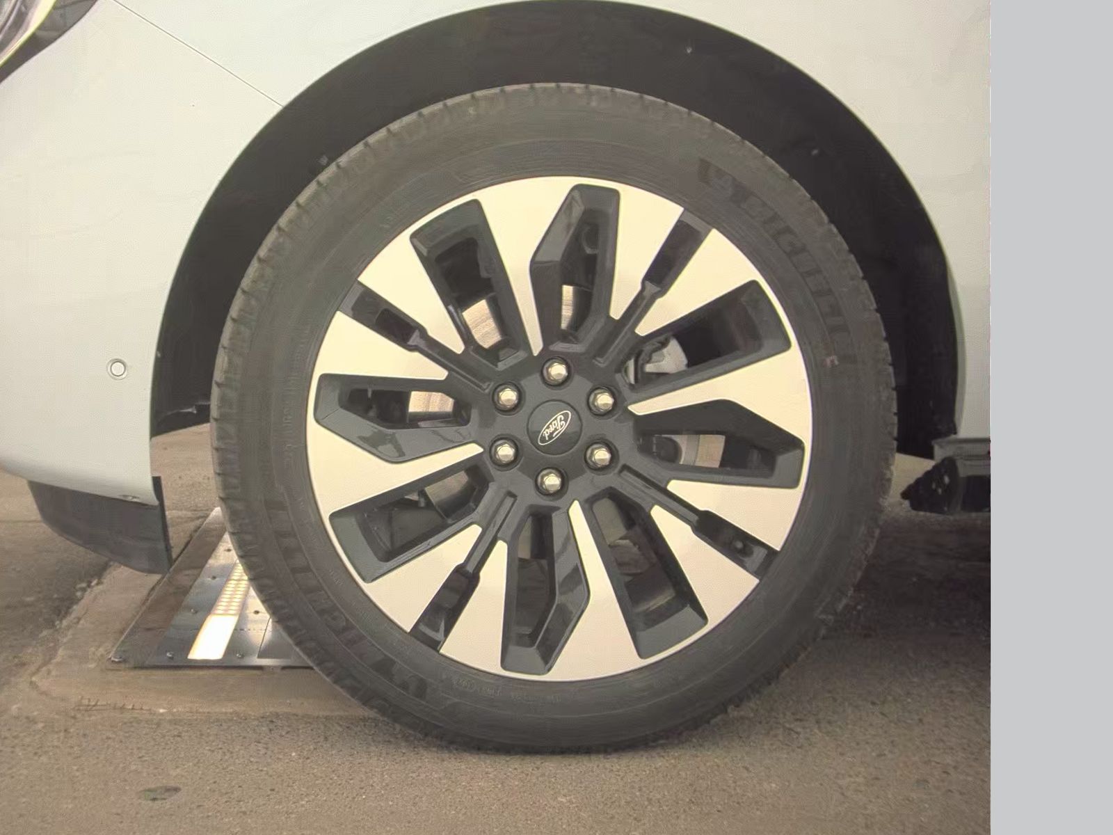 FORD EXPEDITION MAX - 10