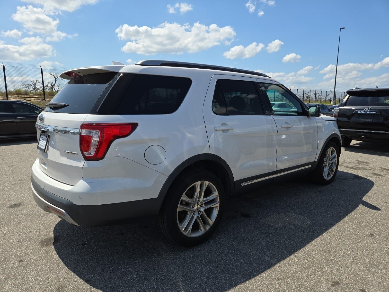 FORD EXPLORER - 6
