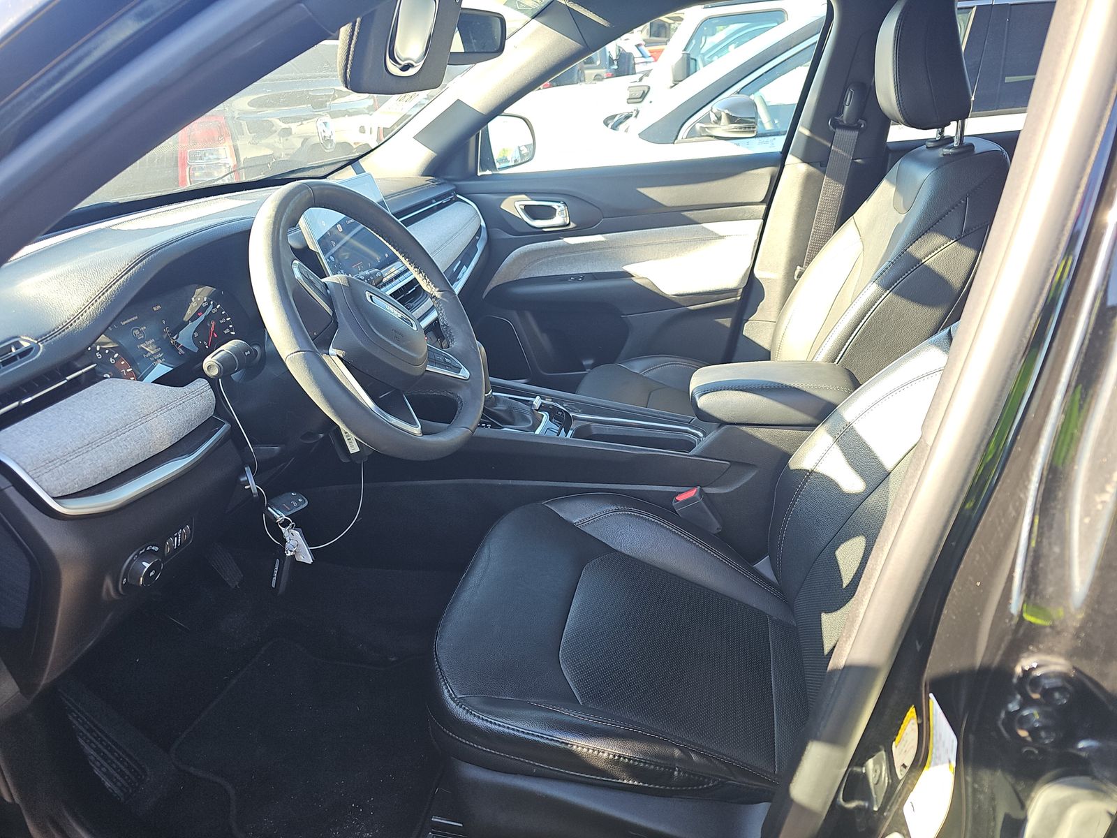 2023 Jeep Compass Latitude Lux AWD