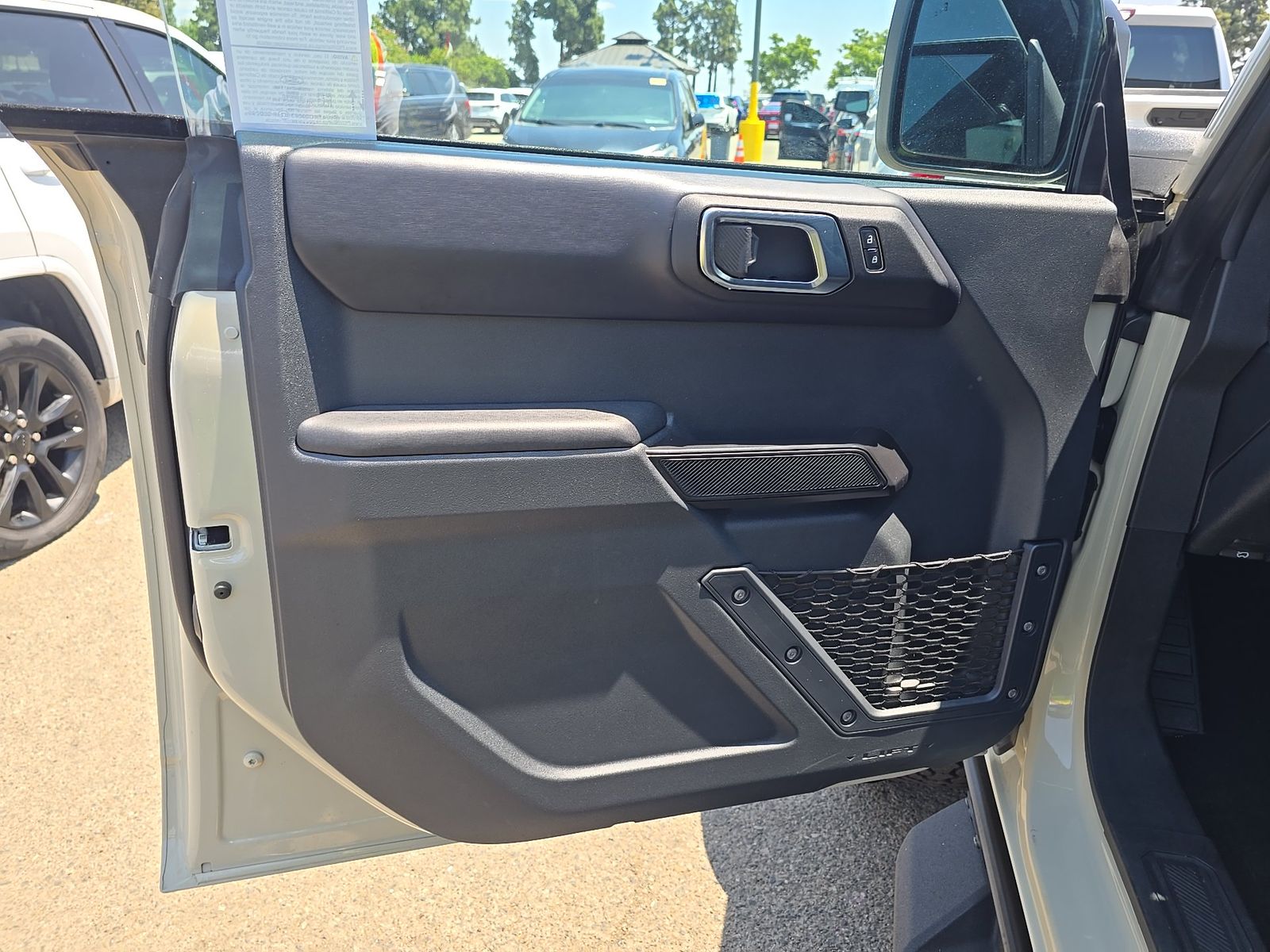 FORD BRONCO - 10