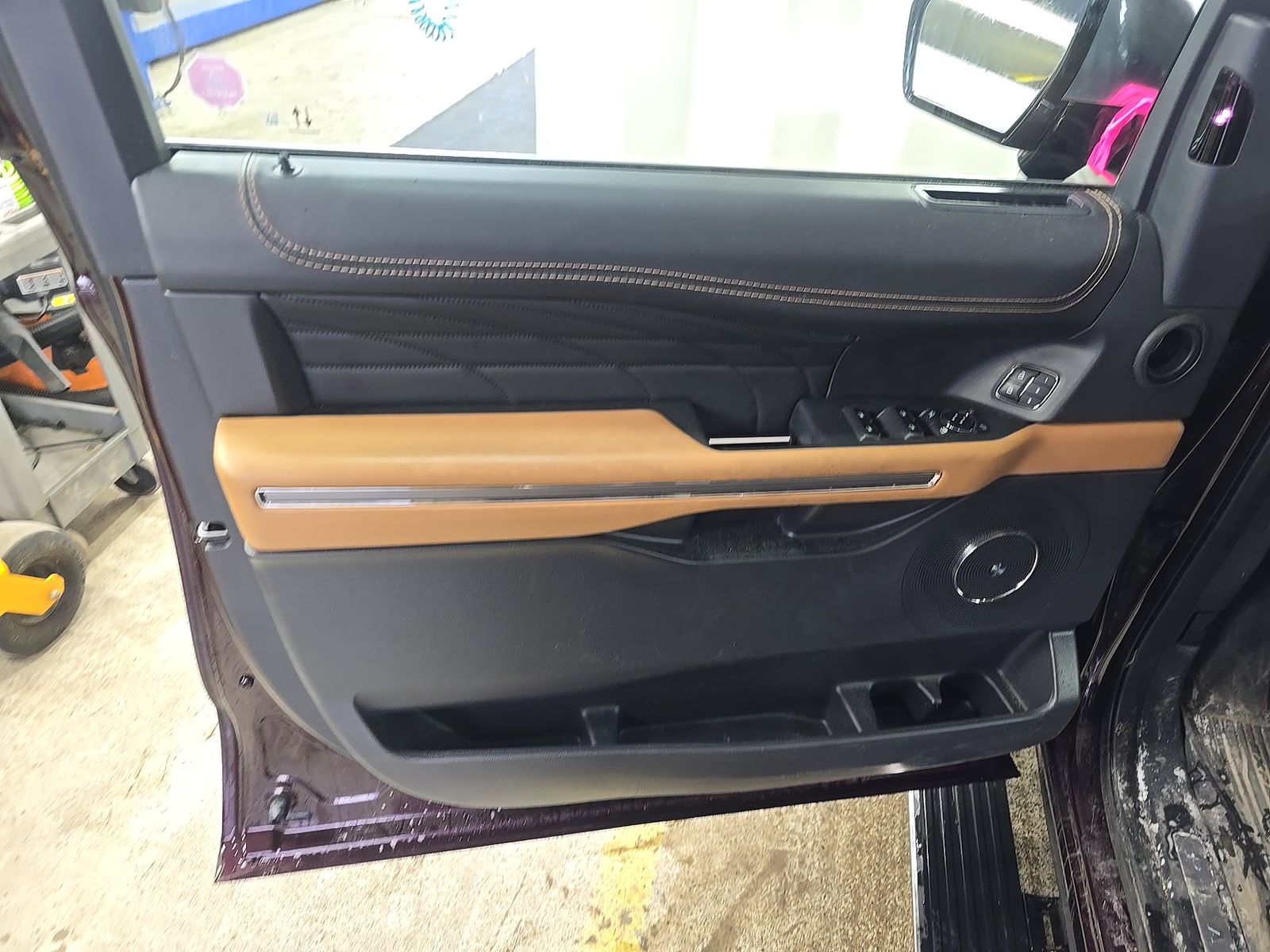 FORD EXPEDITION - 10