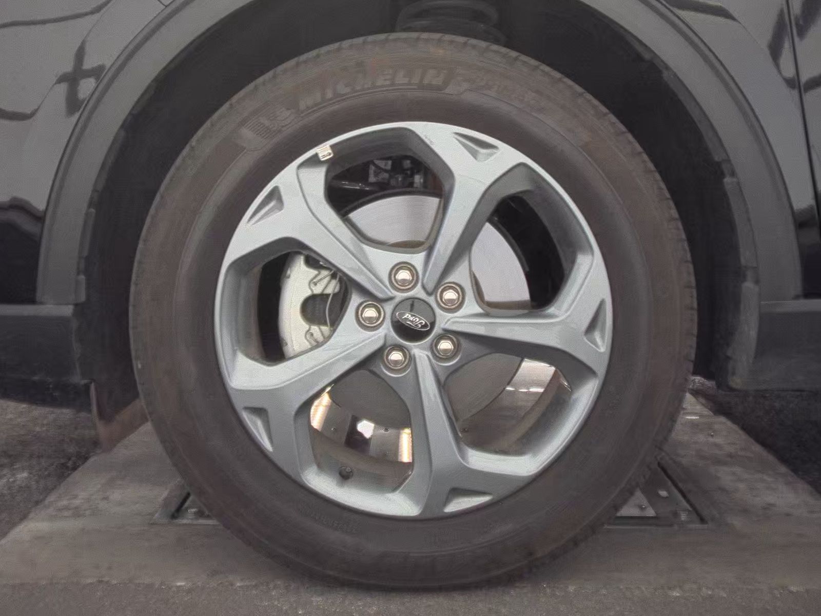 FORD ESCAPE - 10