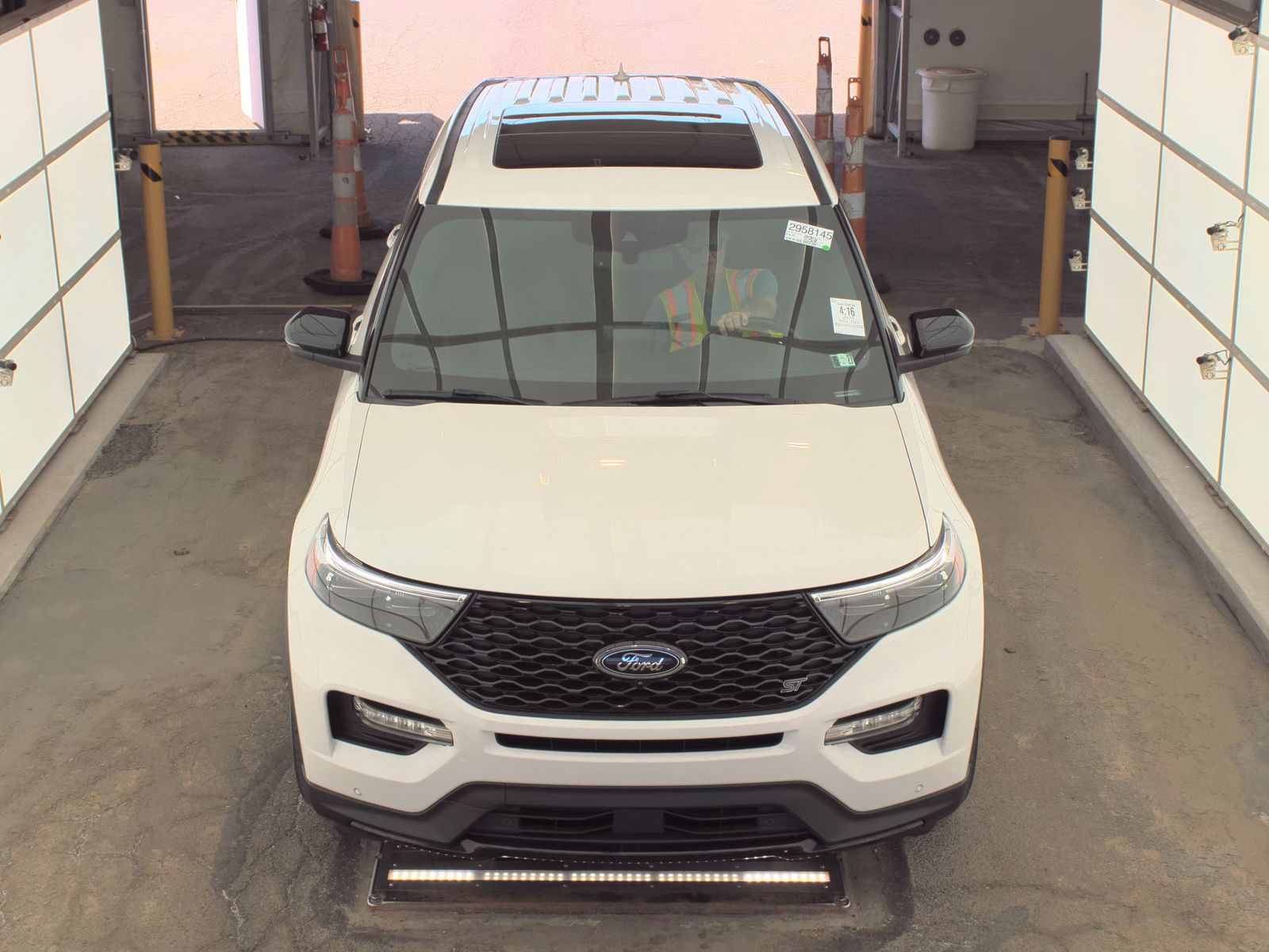 FORD EXPLORER - 3