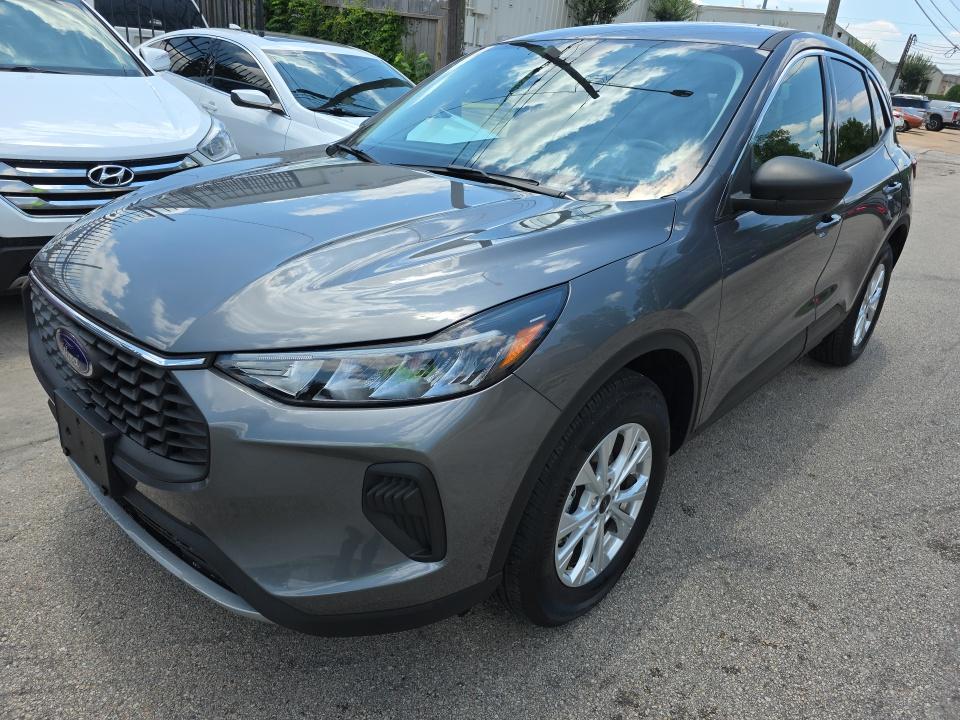 FORD ESCAPE - 1