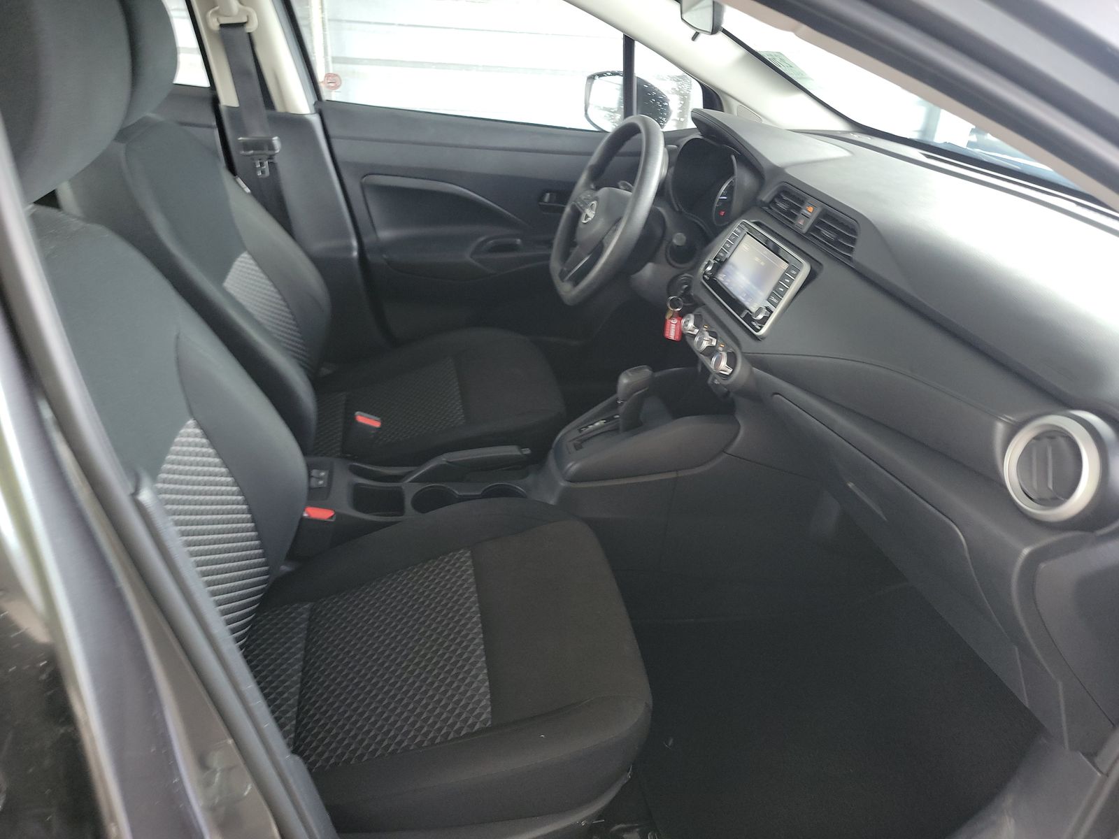 NISSAN VERSA - 9