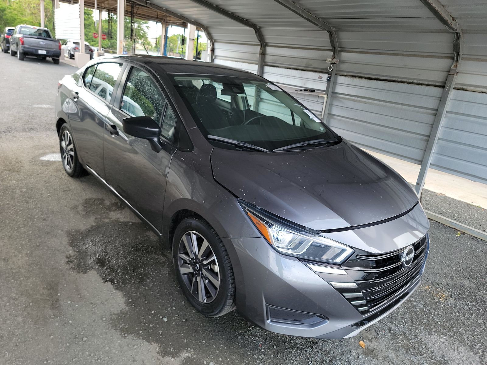 NISSAN VERSA - 4