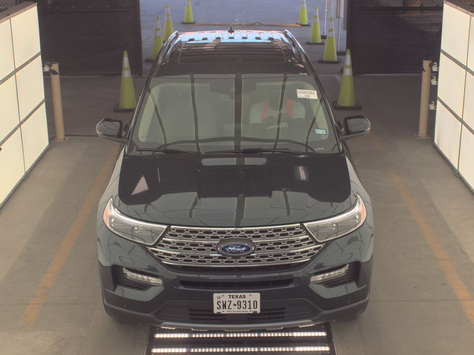 FORD EXPLORER - 3