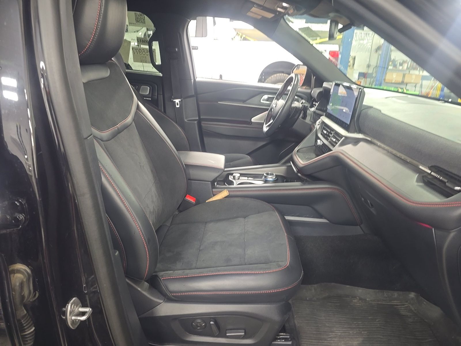 FORD EXPLORER - 9