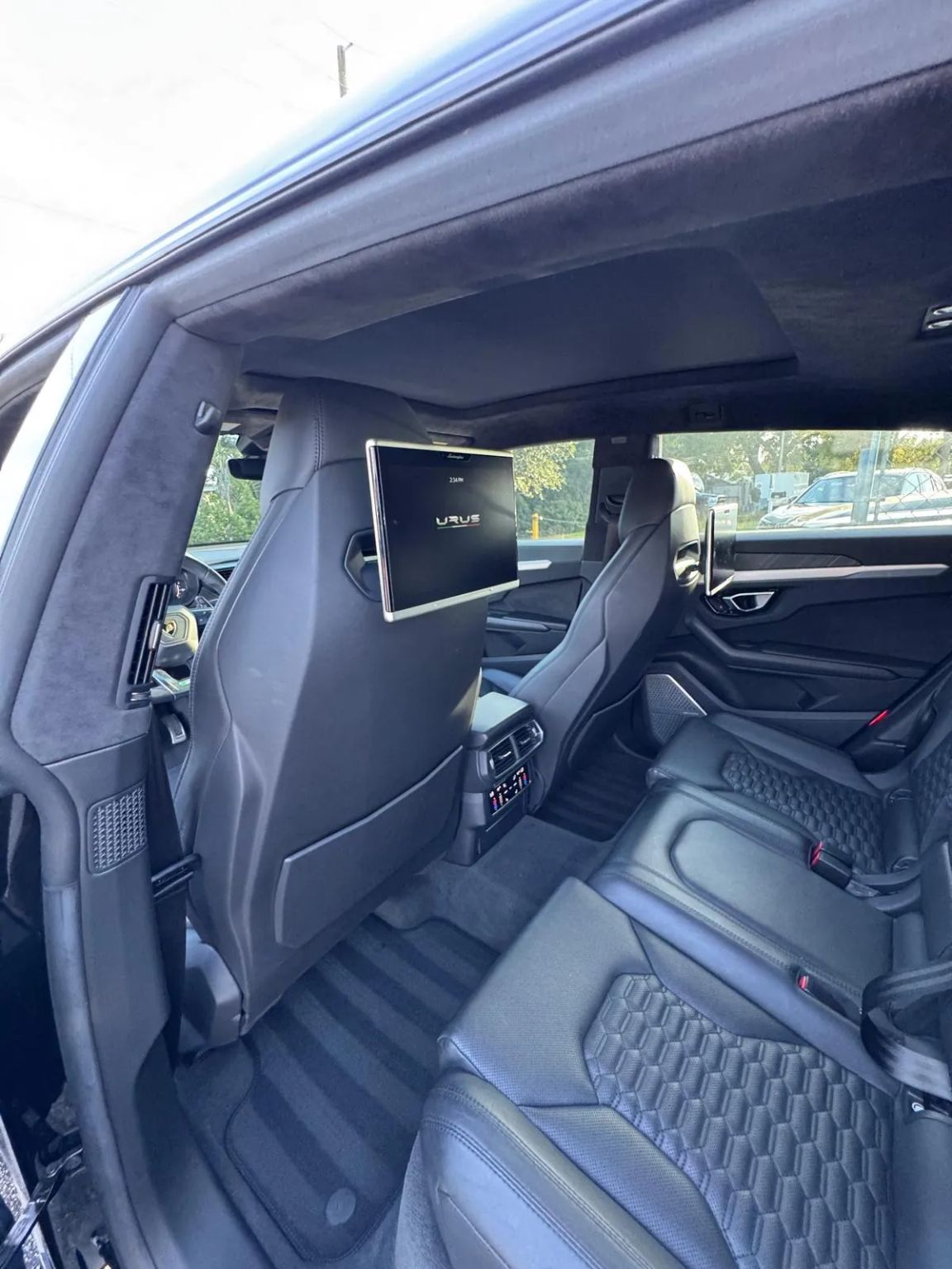 2019 Lamborghini Urus Base AWD