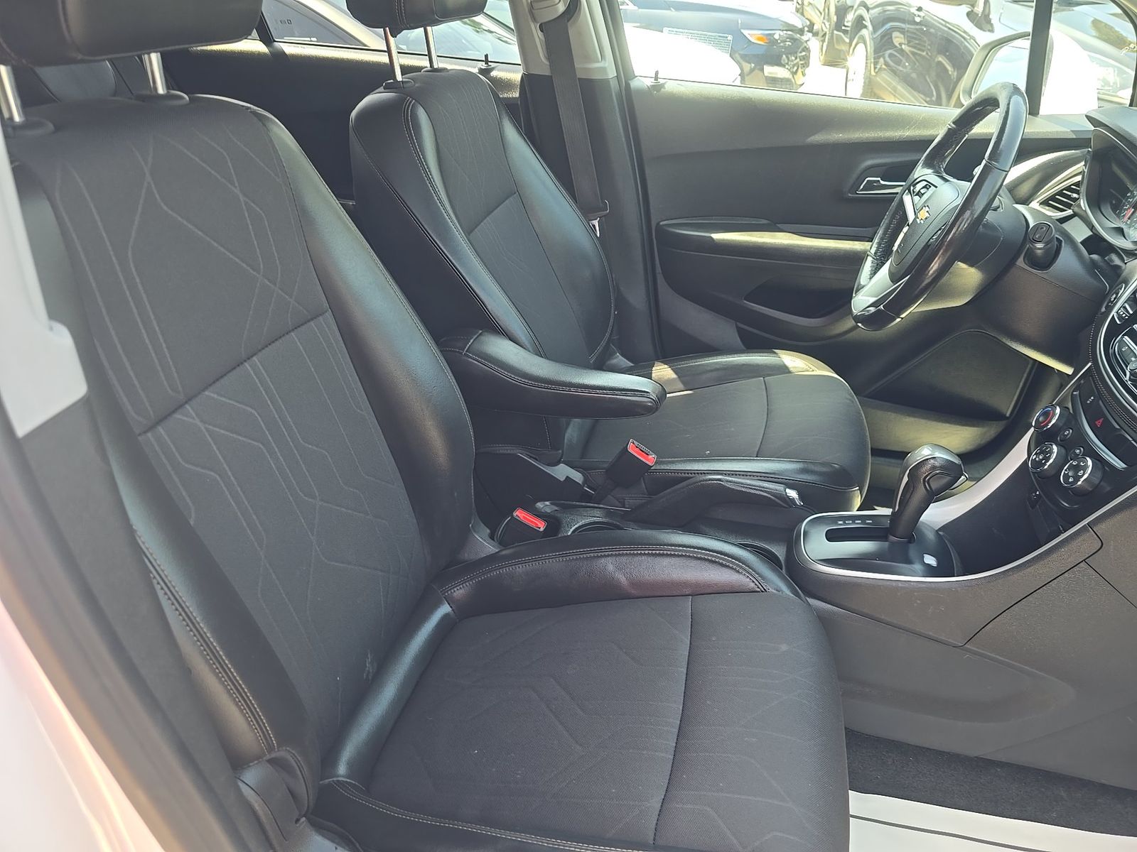 CHEVROLET TRAX - 9