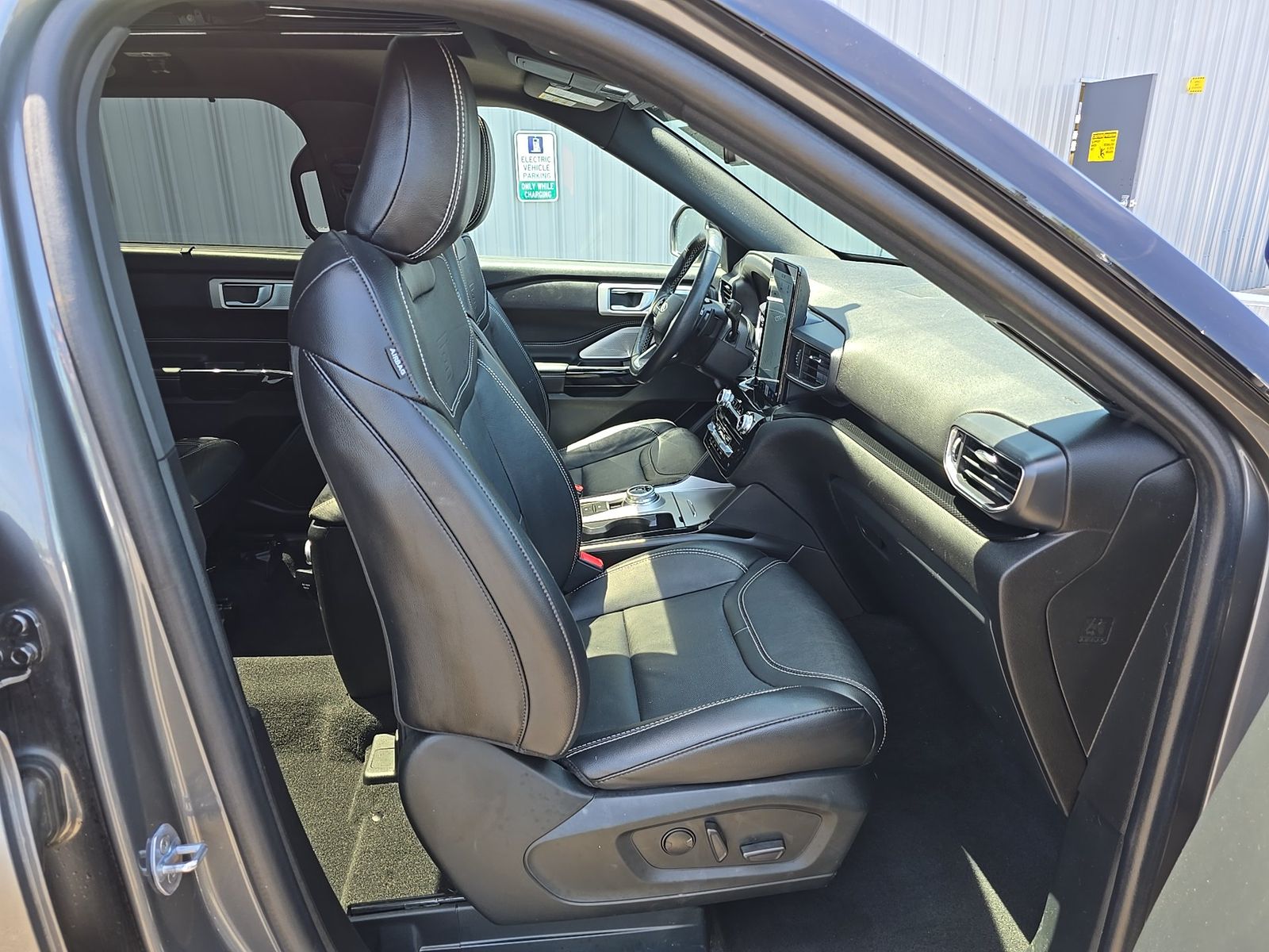 FORD EXPLORER - 9