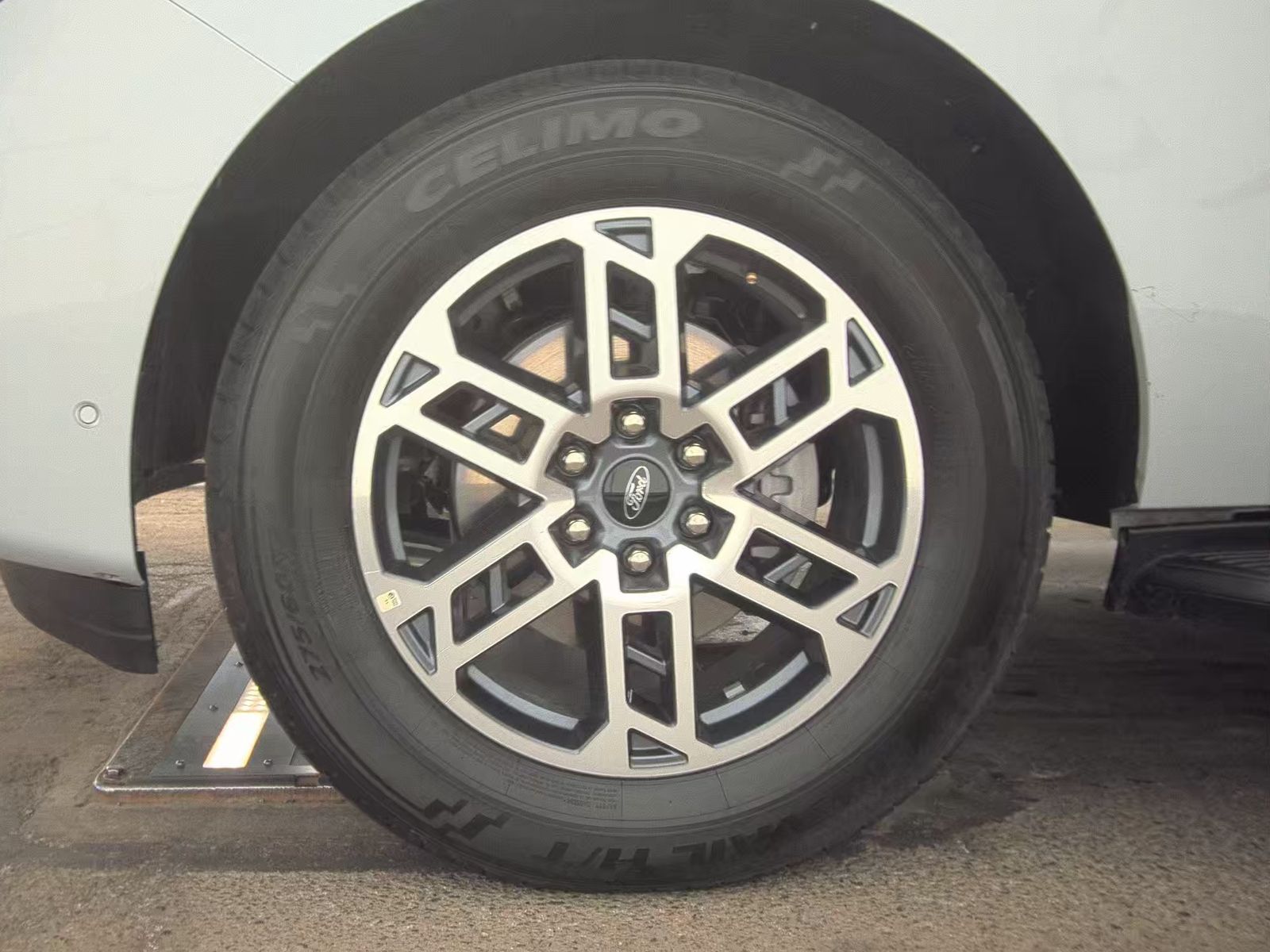 FORD EXPEDITION MAX - 10