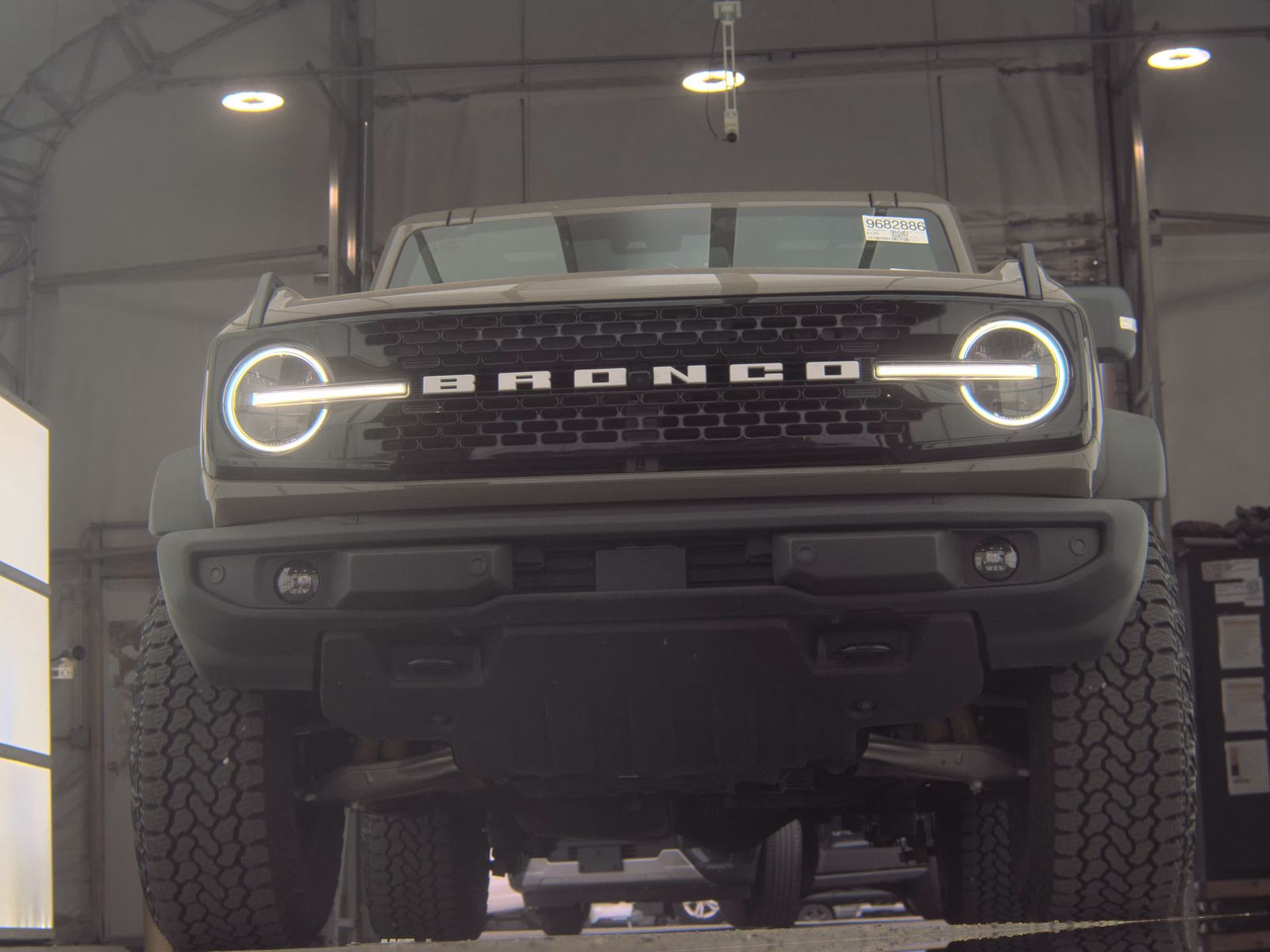 FORD BRONCO - 4