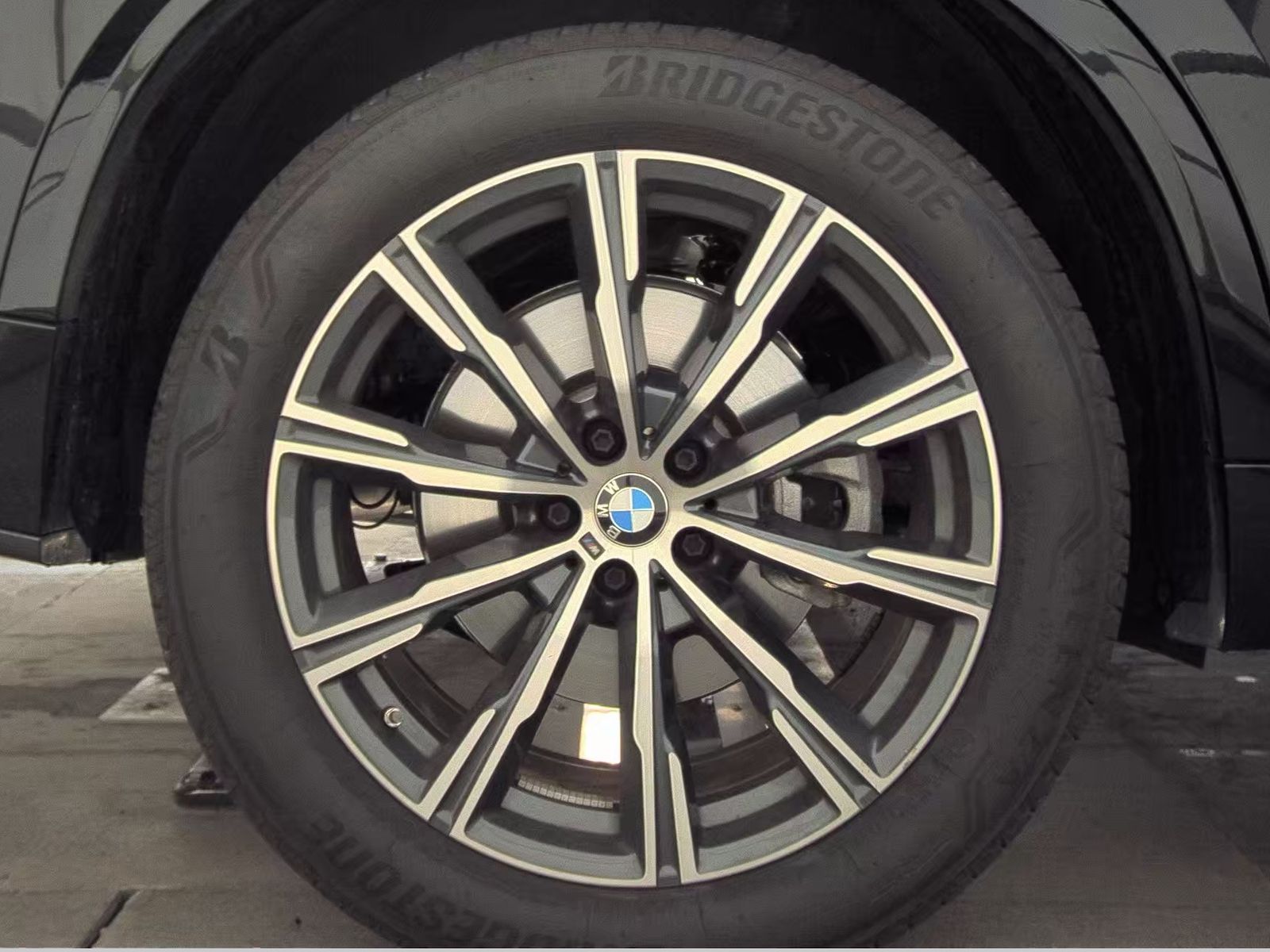 2025 BMW X5 xDrive40i AWD