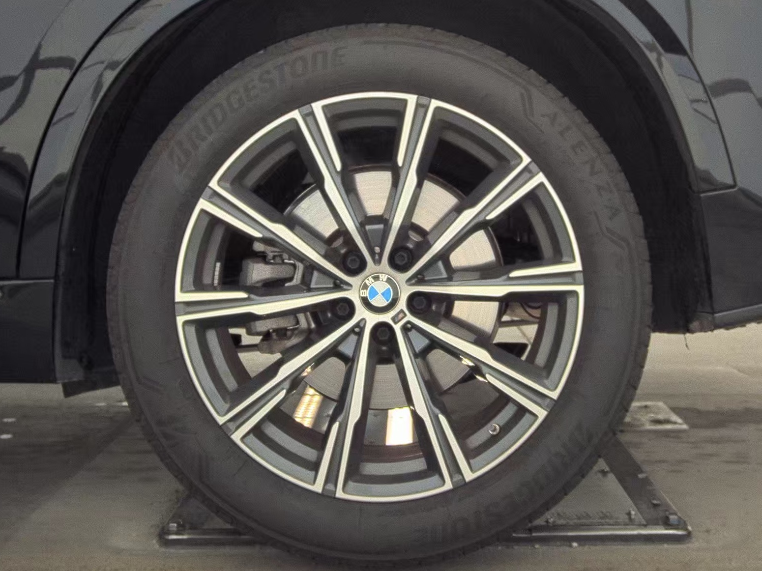 2025 BMW X5 xDrive40i AWD