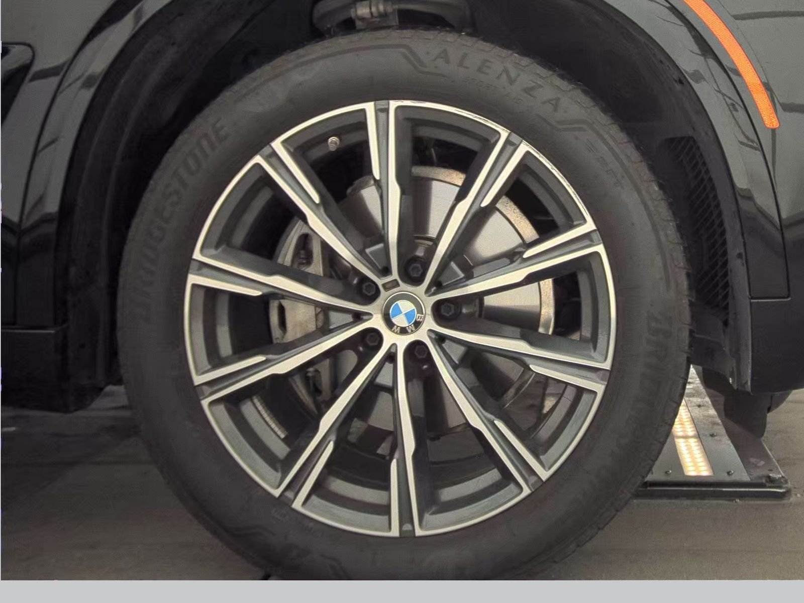 2025 BMW X5 xDrive40i AWD