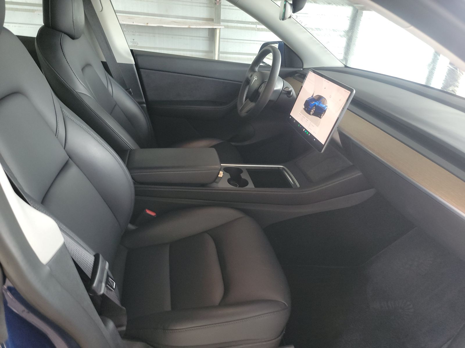 TESLA MODEL Y - 9