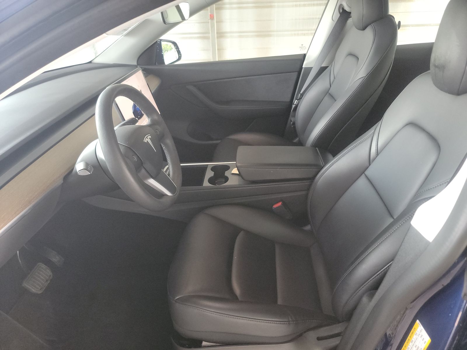 TESLA MODEL Y - 8