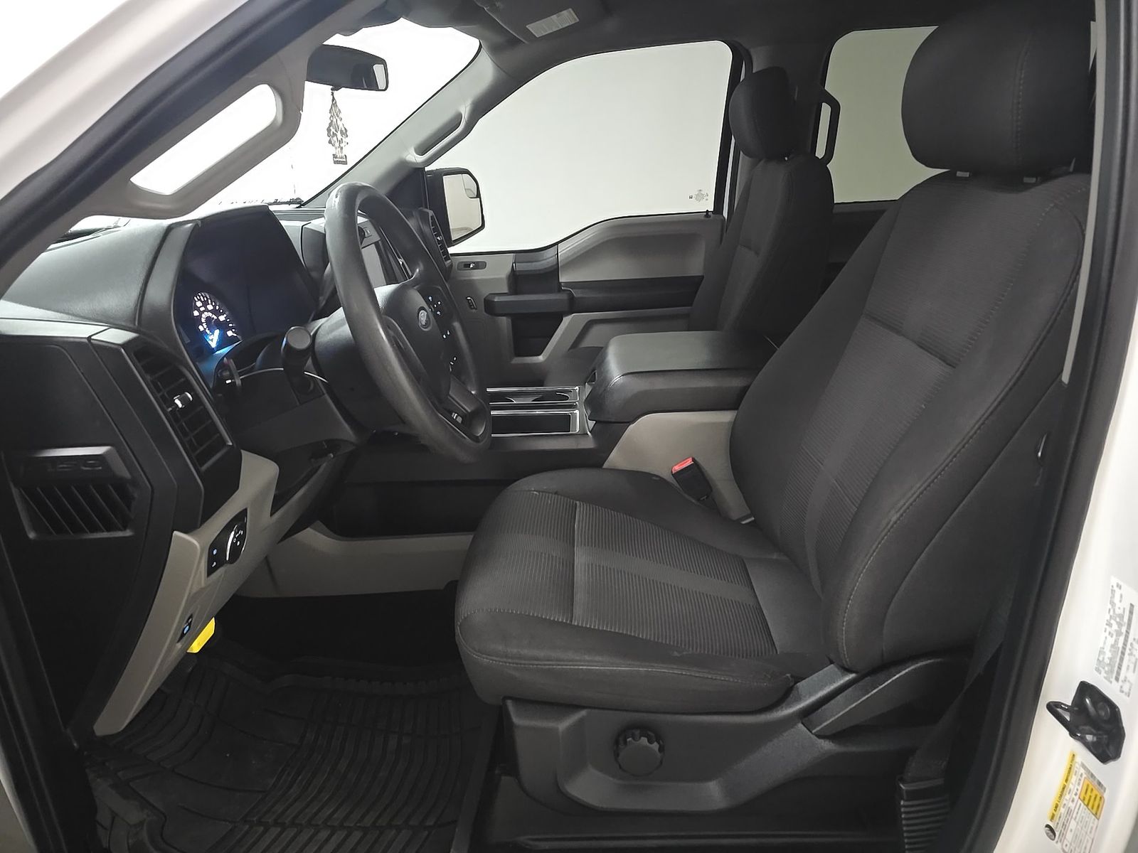 FORD F-150 - 8