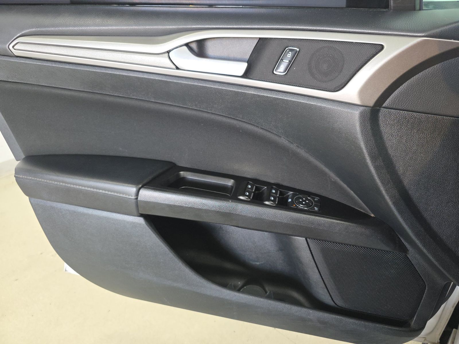 FORD FUSION - 10