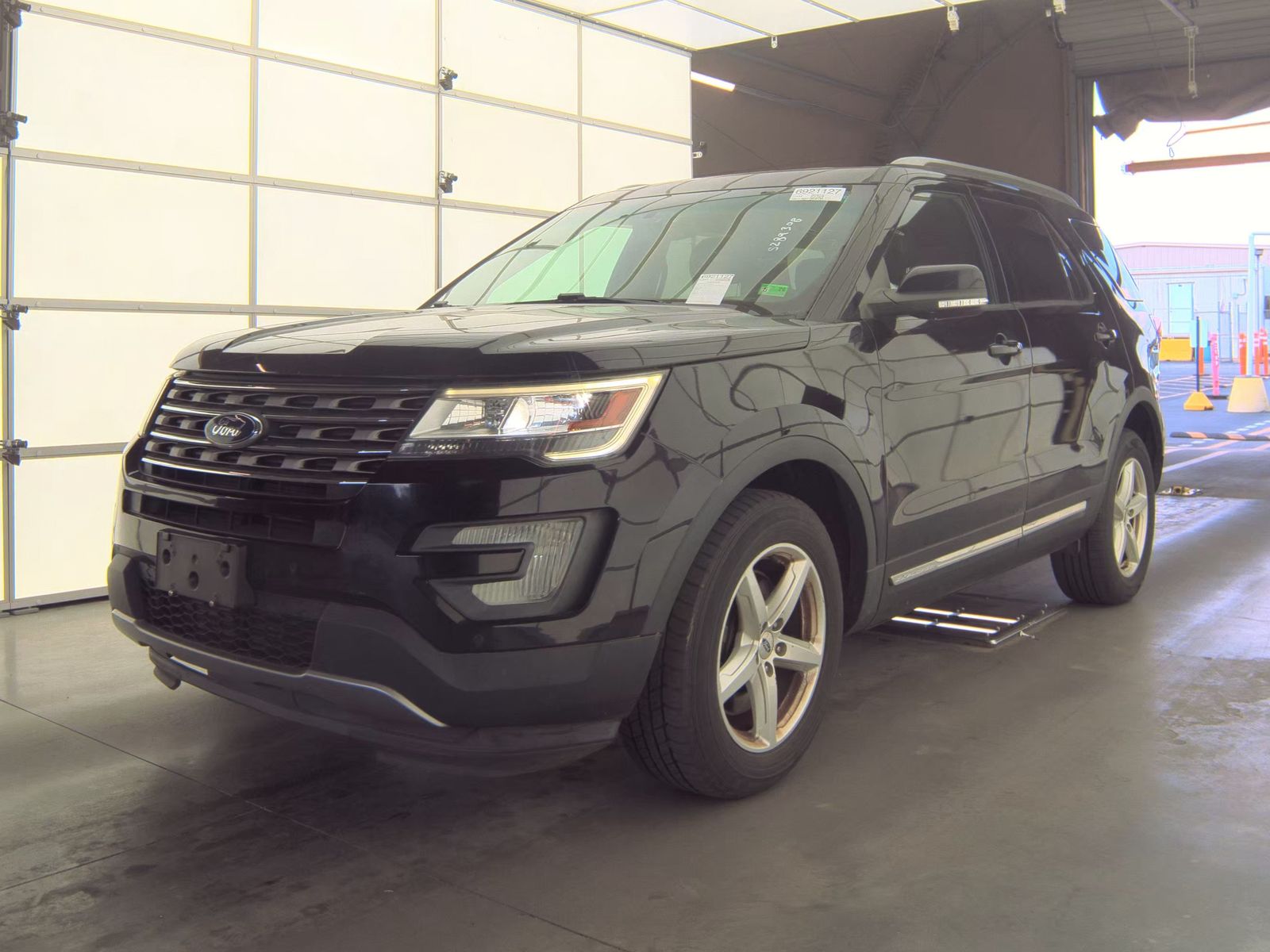 FORD EXPLORER - 1