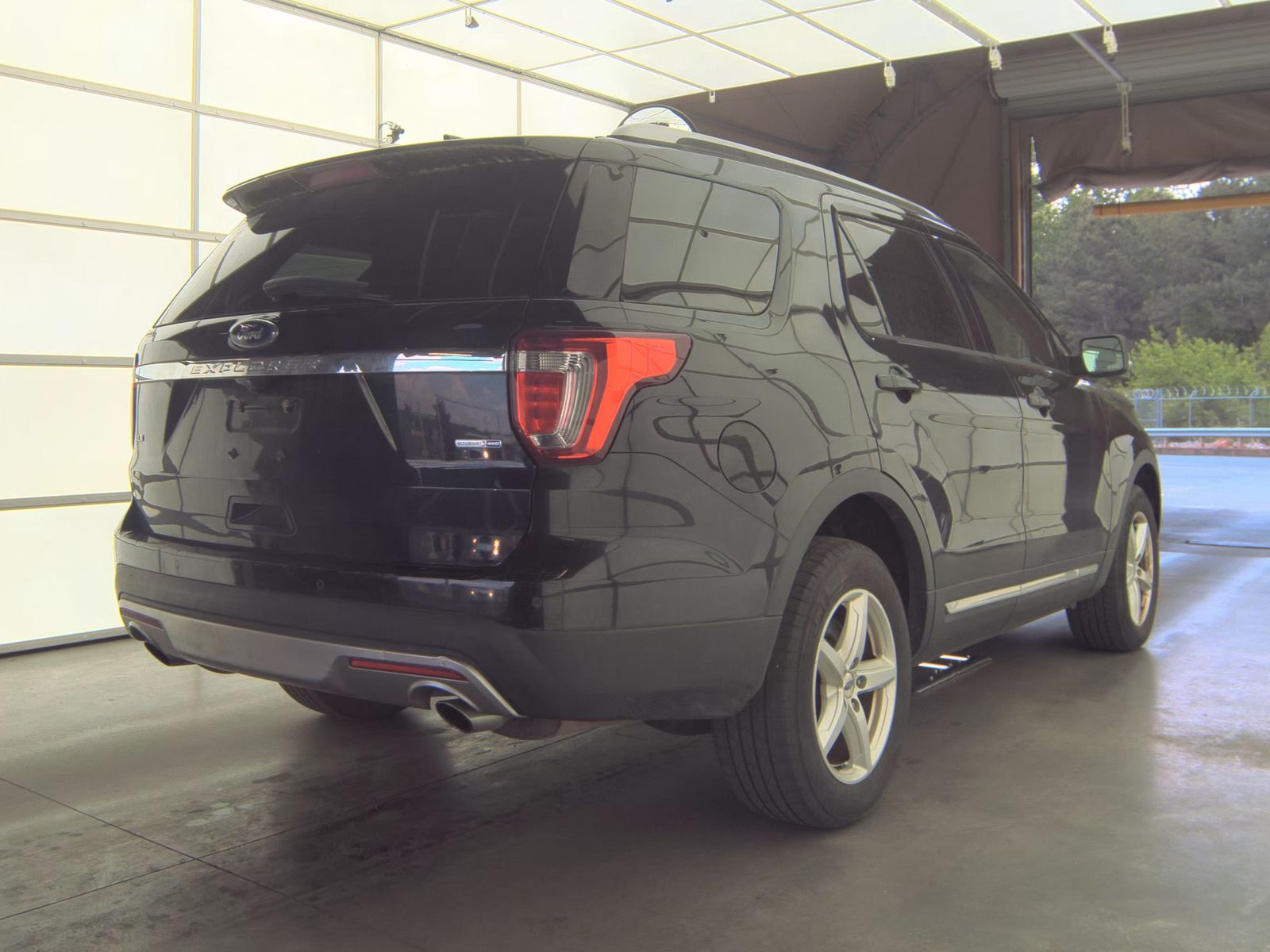 FORD EXPLORER - 5