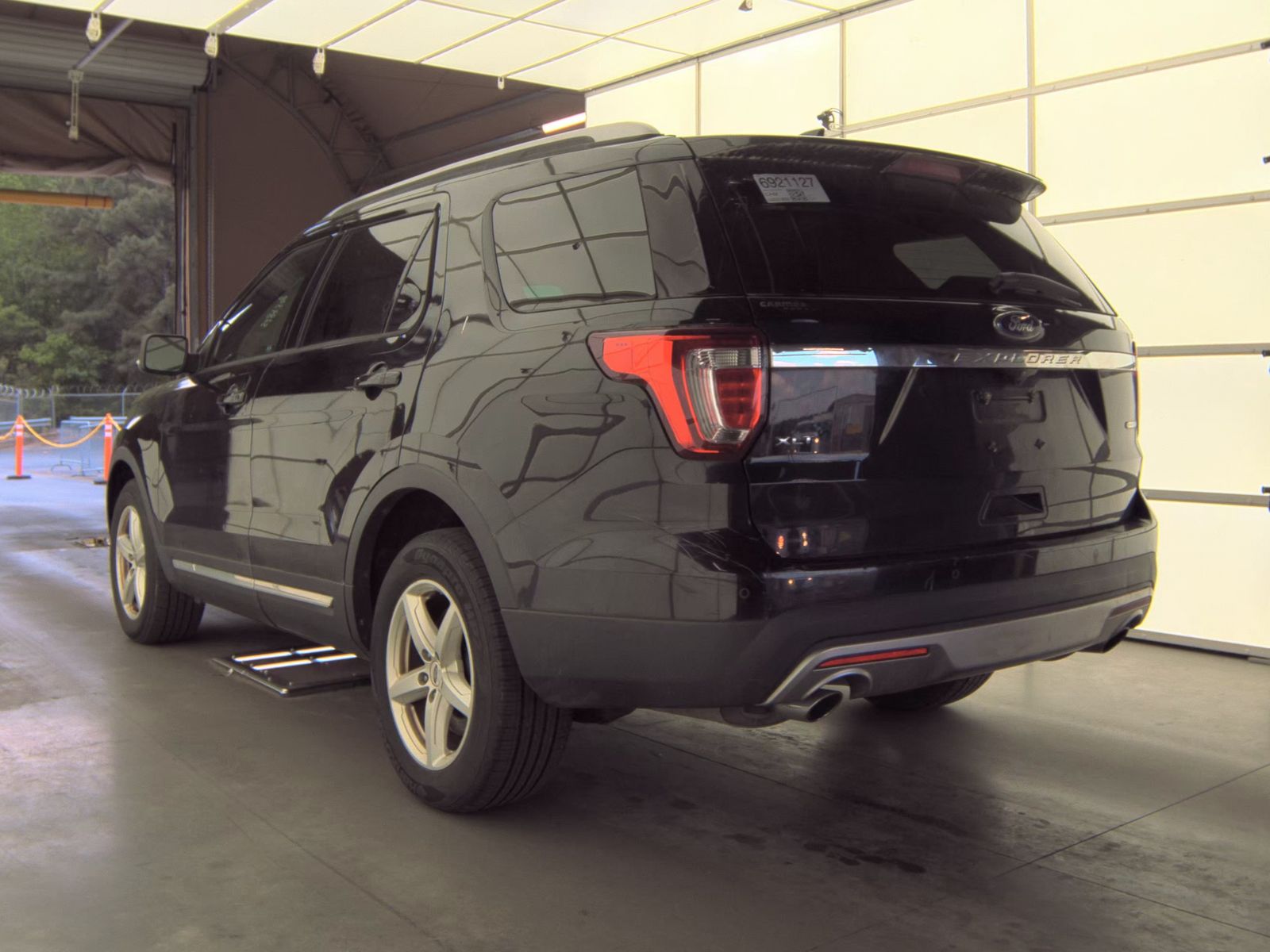 FORD EXPLORER - 7