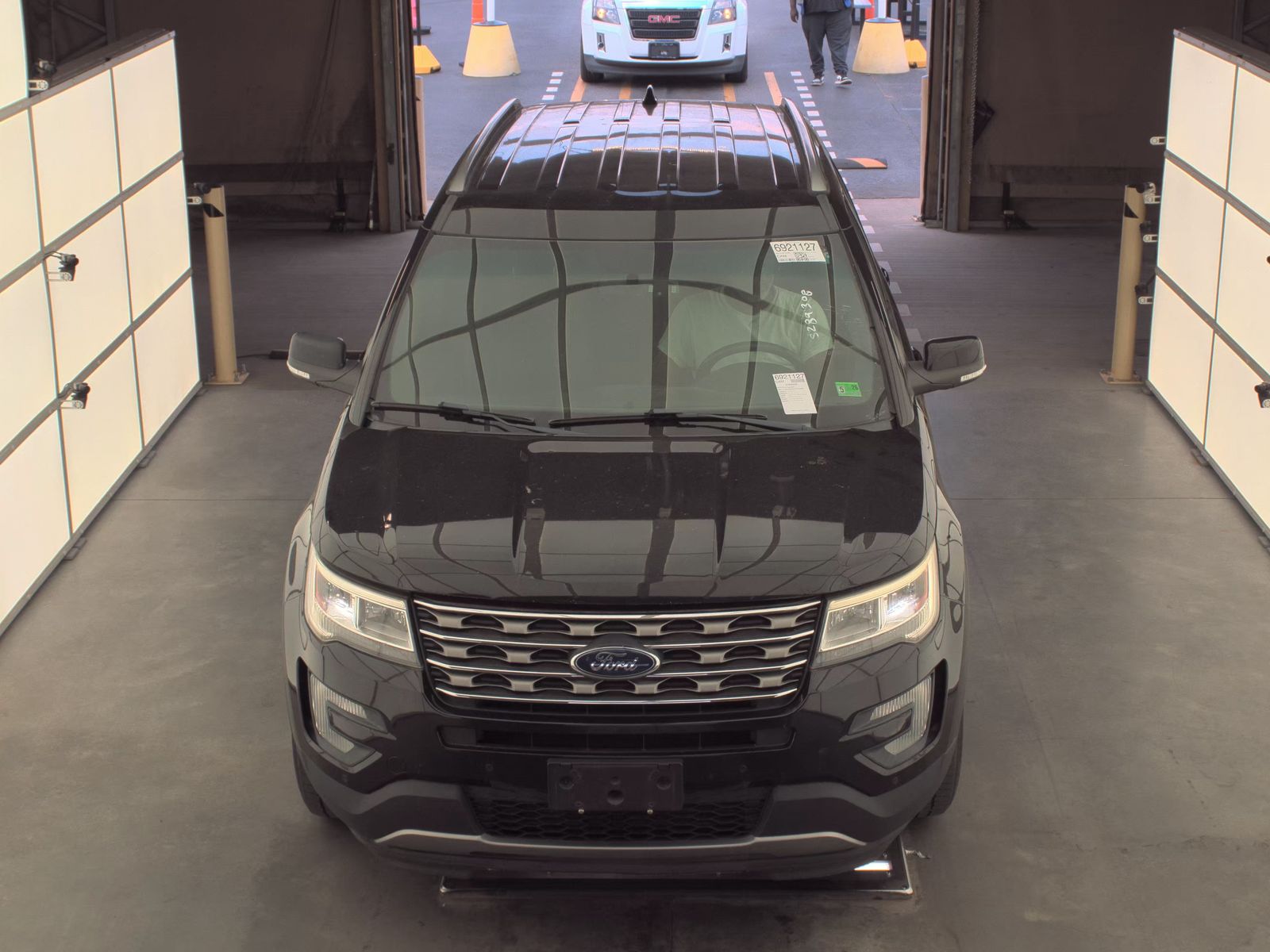 FORD EXPLORER - 3