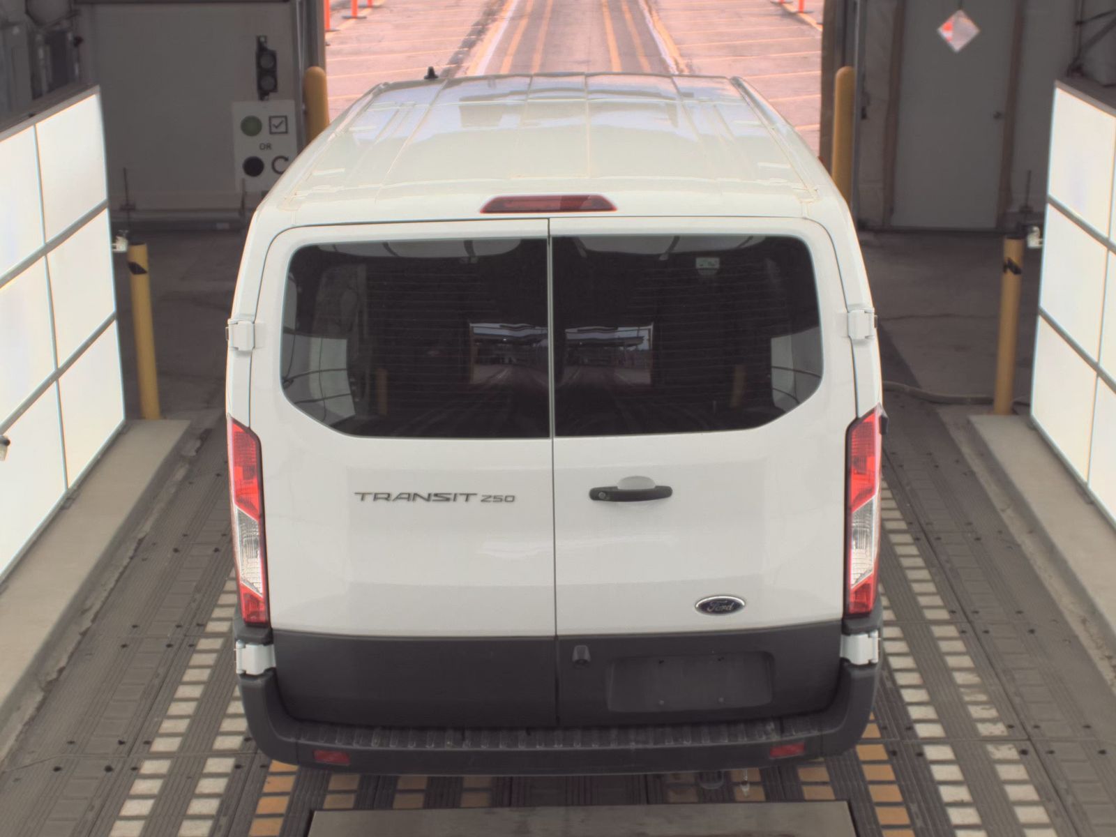 FORD TRANSIT 250 - 7