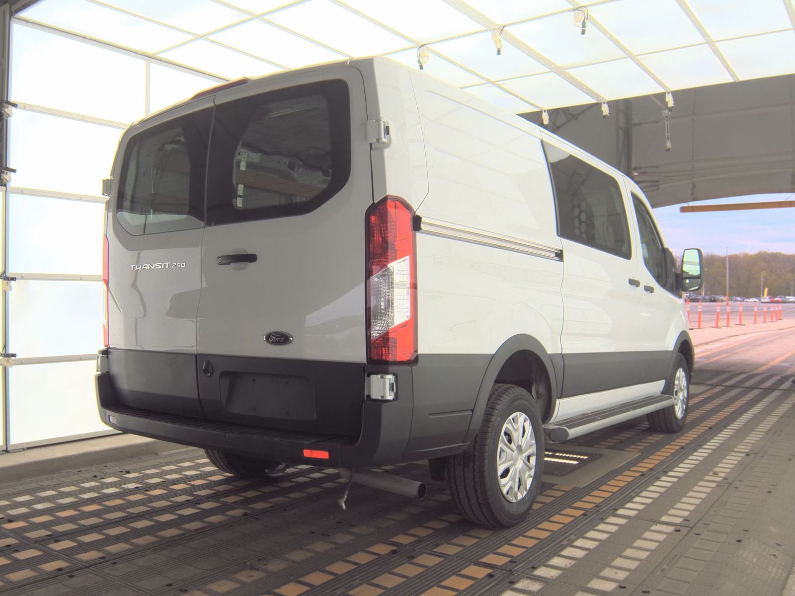 FORD TRANSIT 250 - 6