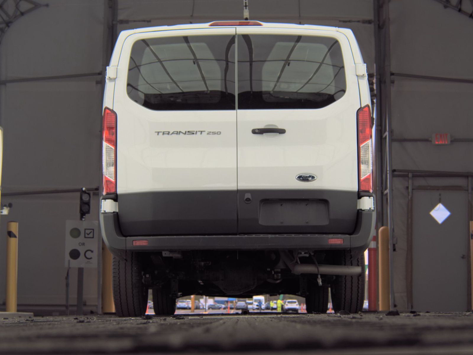 FORD TRANSIT 250 - 8