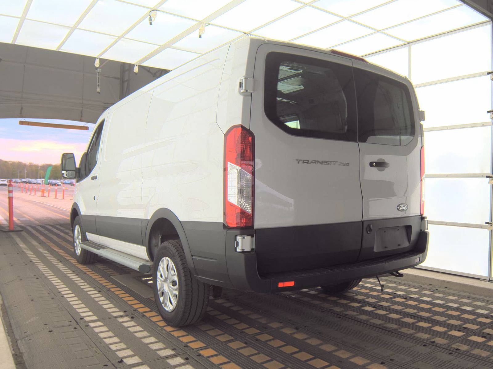FORD TRANSIT 250 - 9