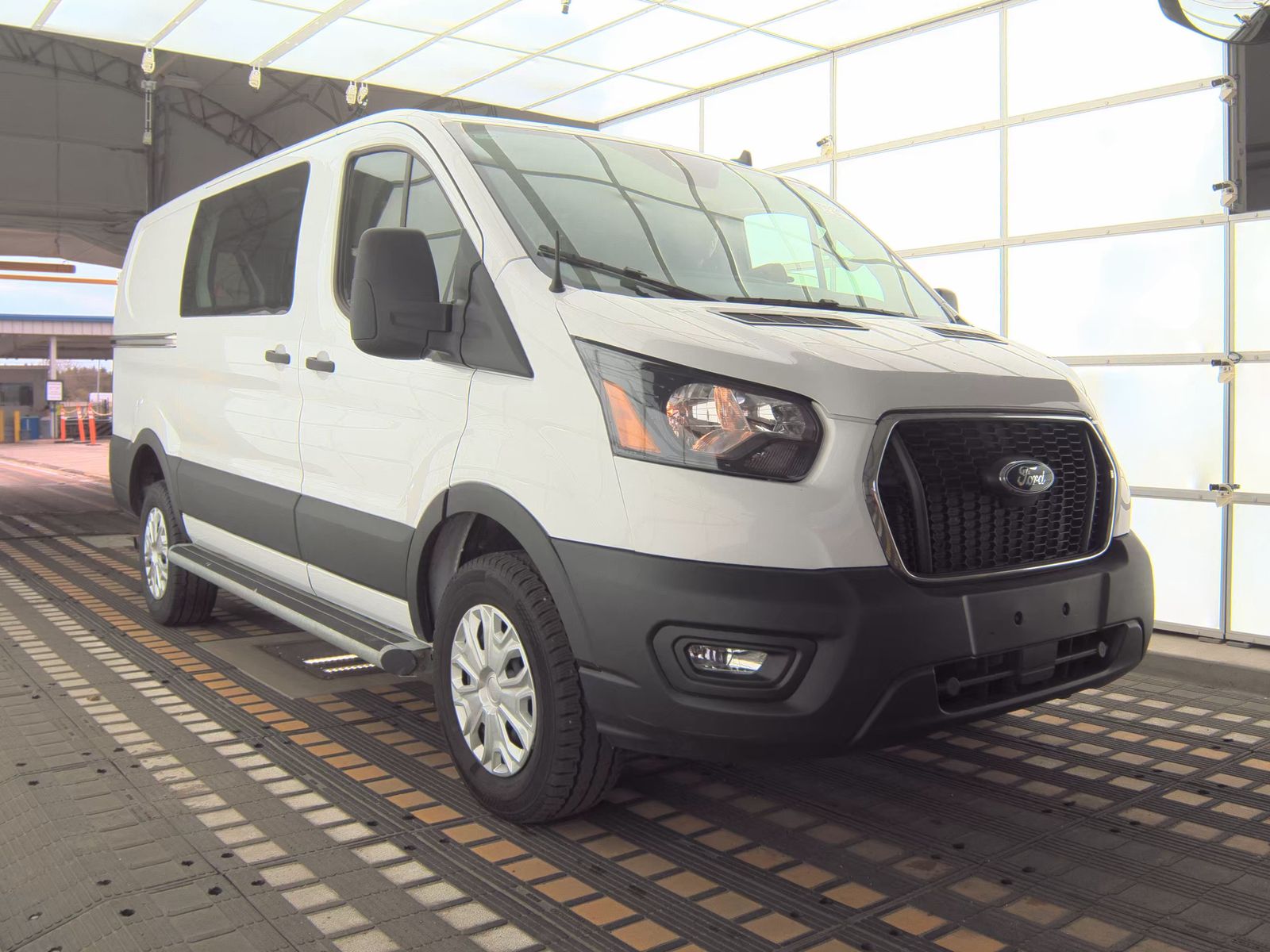 FORD TRANSIT 250 - 5