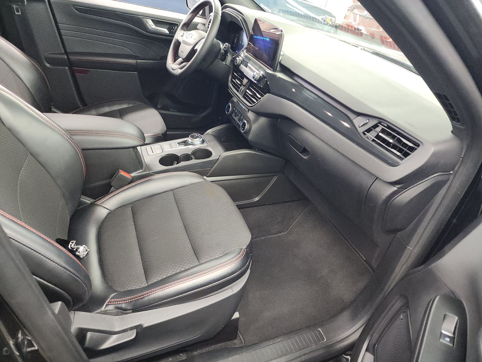 FORD ESCAPE - 9