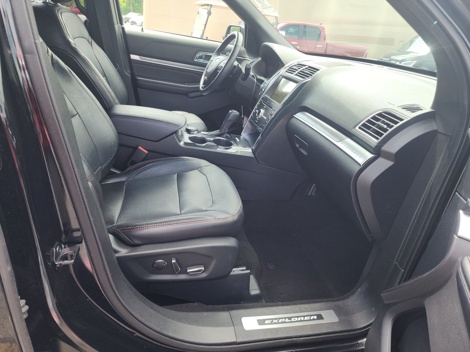 FORD EXPLORER - 9
