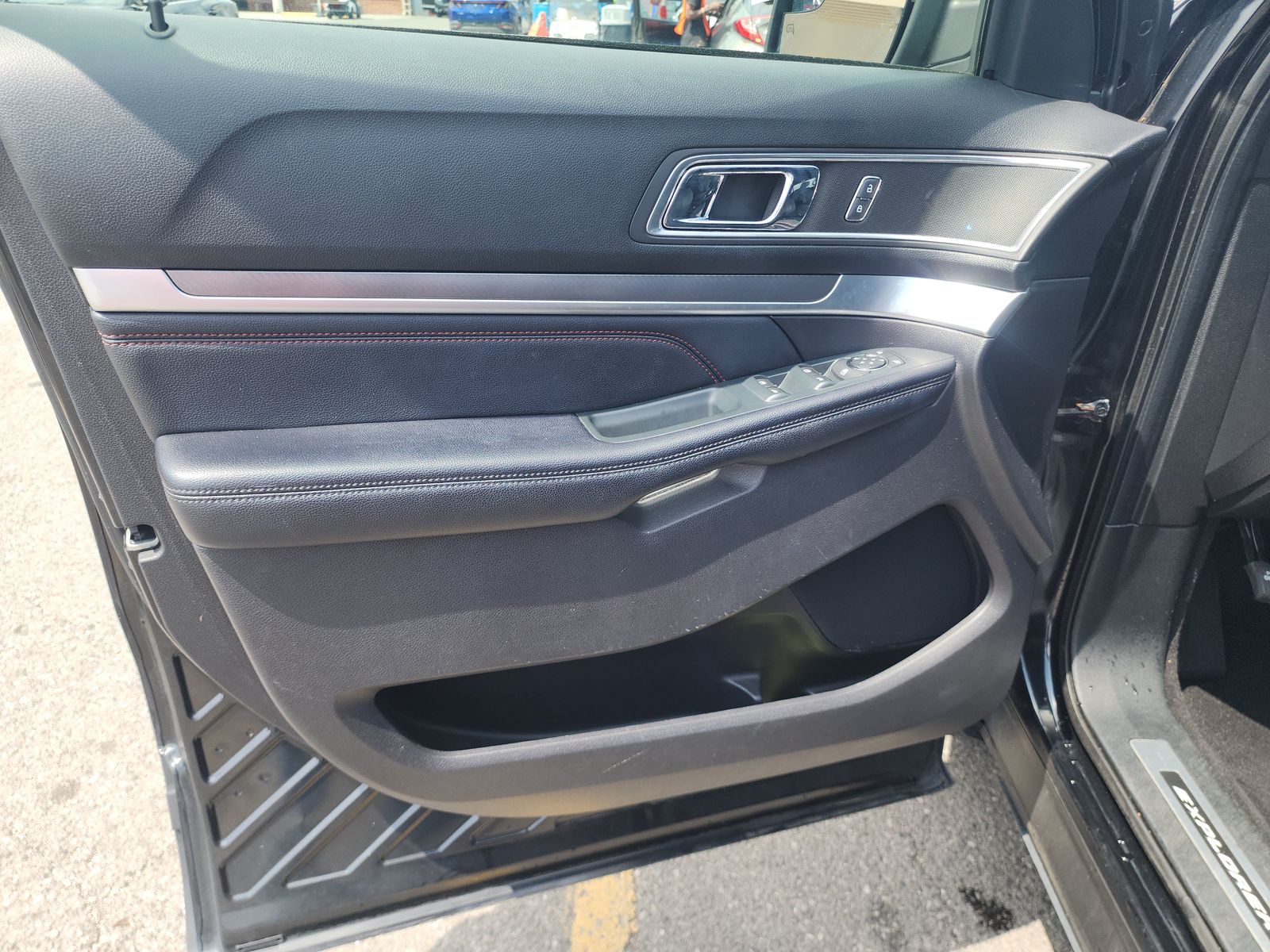 FORD EXPLORER - 10