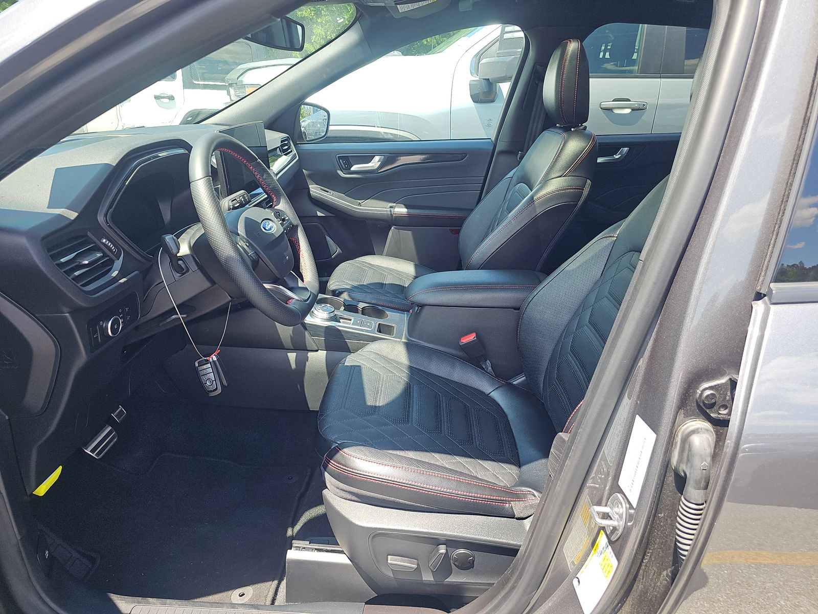 FORD ESCAPE - 8