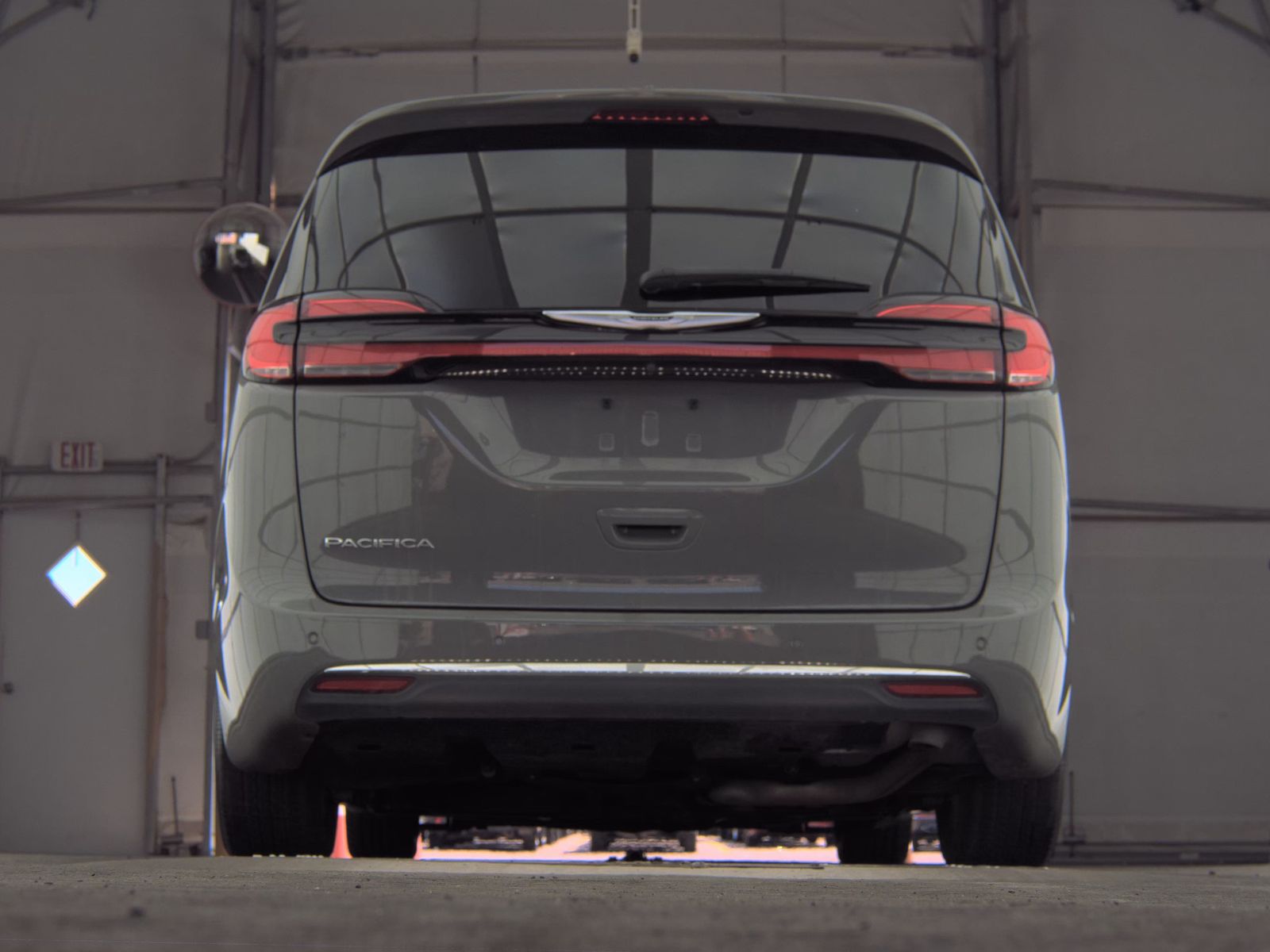 CHRYSLER PACIFICA - 8