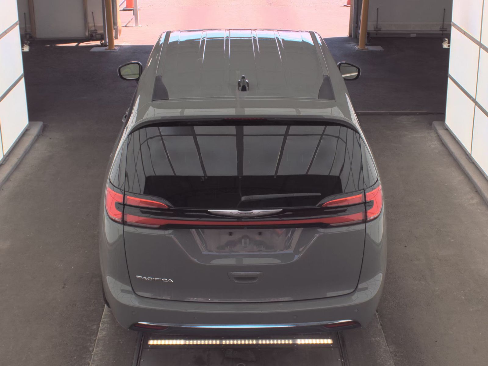 CHRYSLER PACIFICA - 7