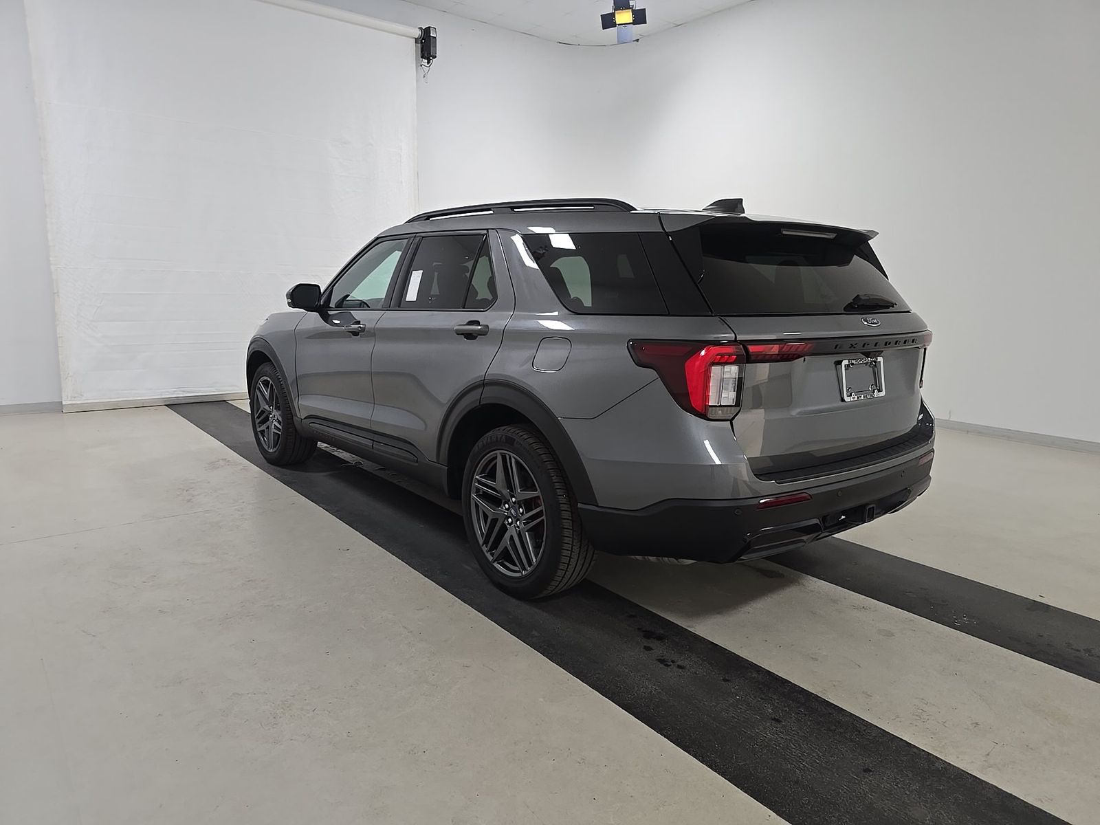 FORD EXPLORER - 7