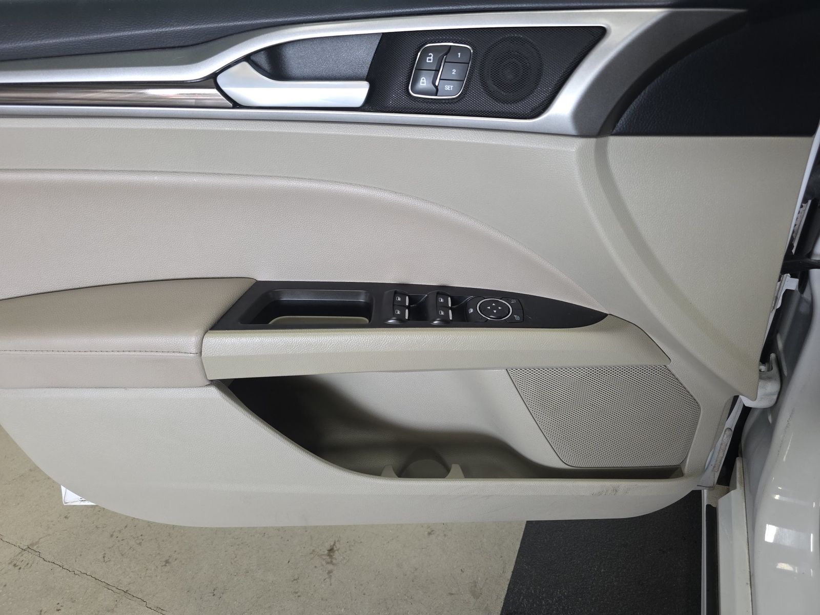 FORD FUSION - 10