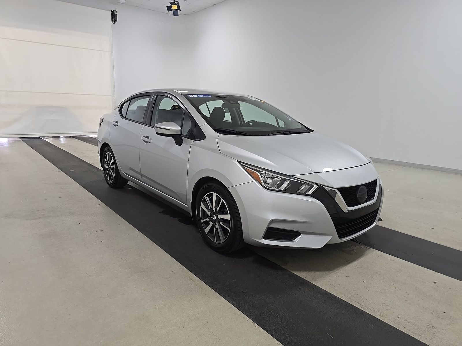 NISSAN VERSA - 4