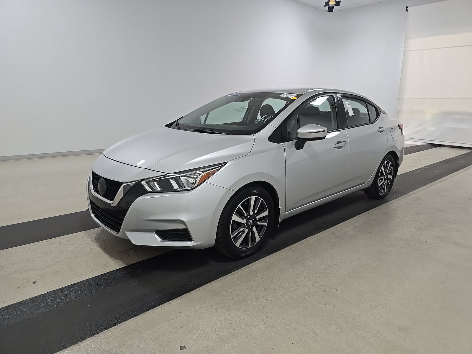 NISSAN VERSA - 1