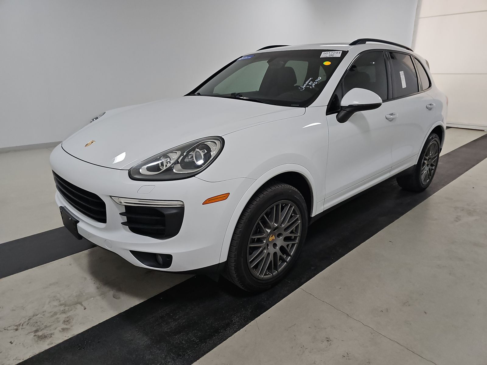 PORSCHE CAYENNE - 1