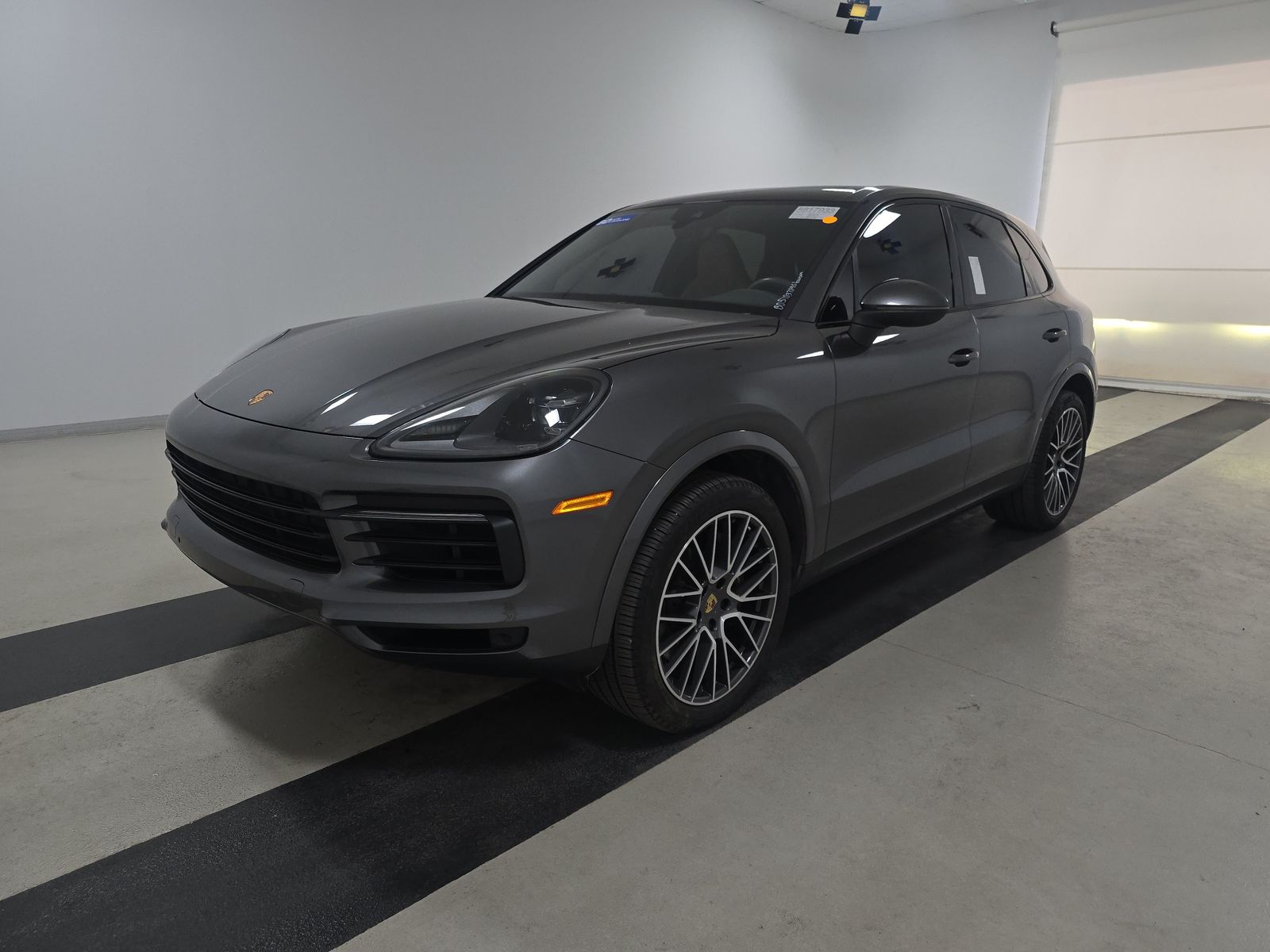 PORSCHE CAYENNE - 1