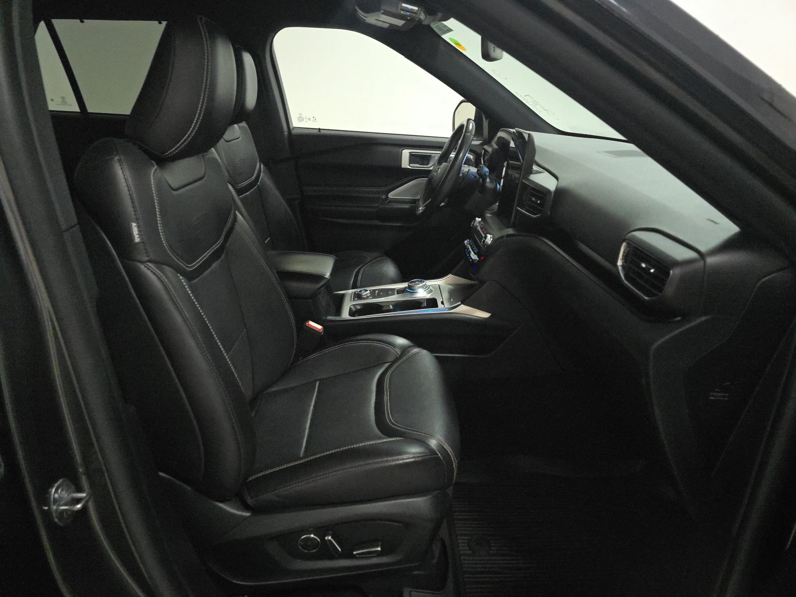 FORD EXPLORER - 9