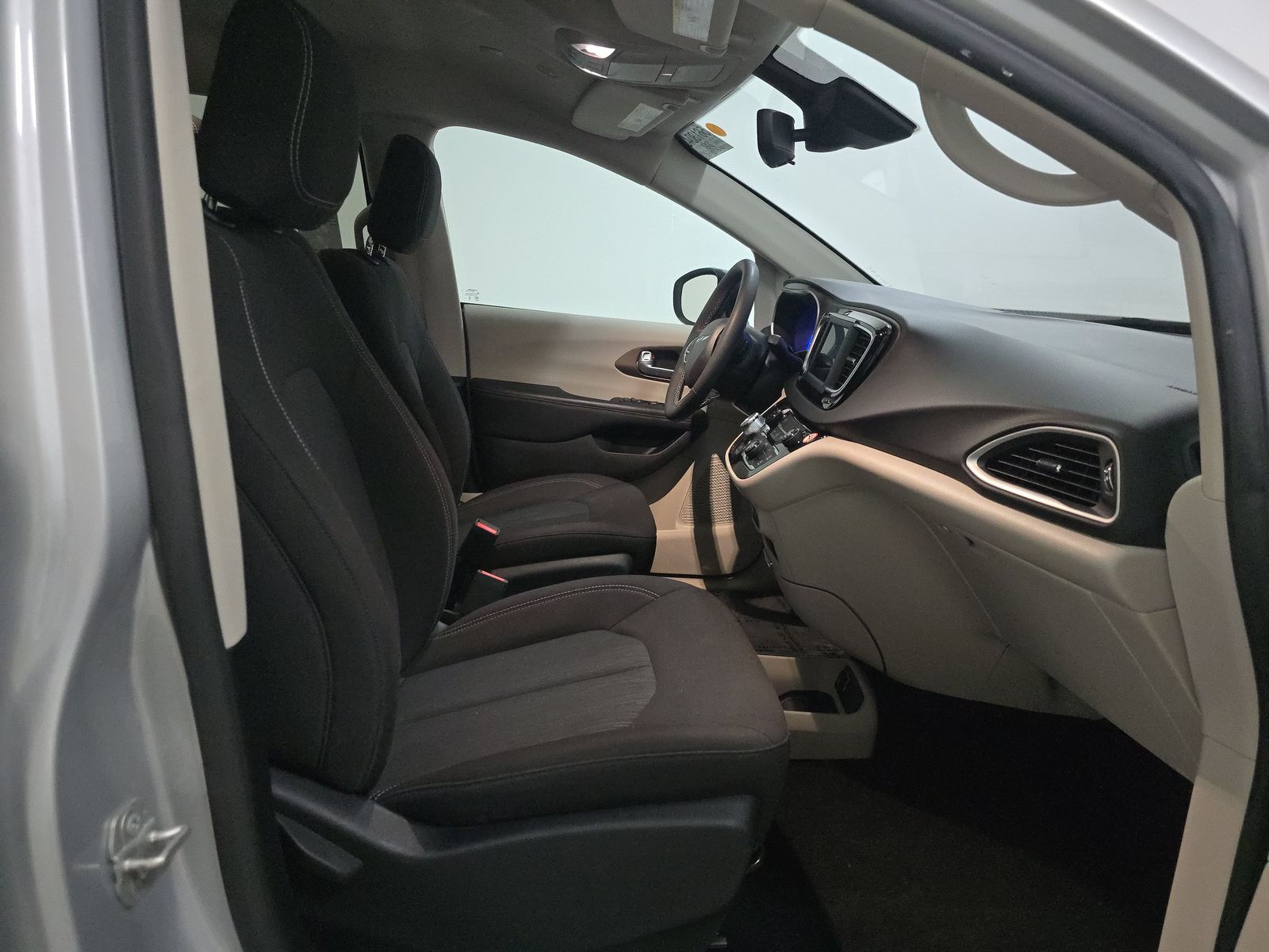 CHRYSLER VOYAGER - 9