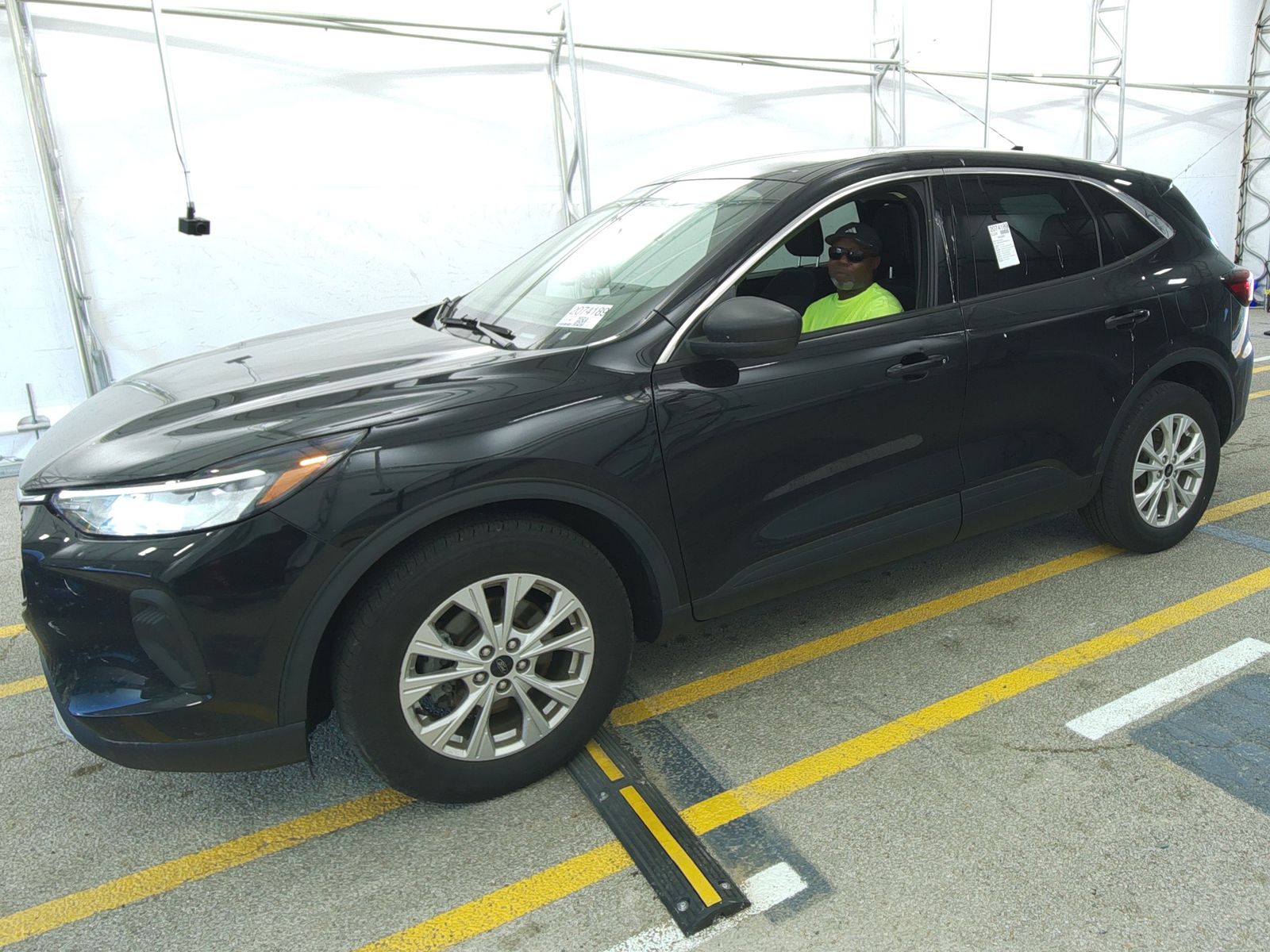 FORD ESCAPE - 1